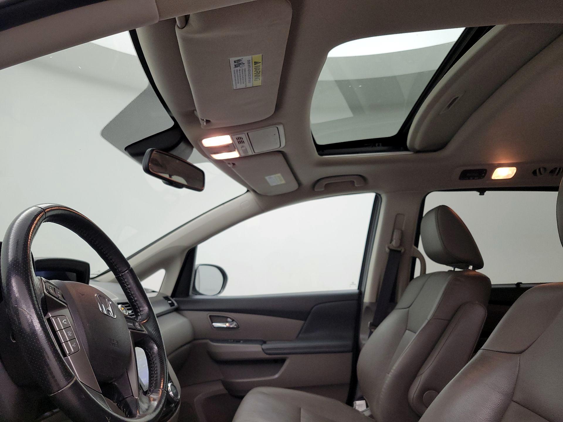 Thumbnail: 2015 Honda Odyssey - 19