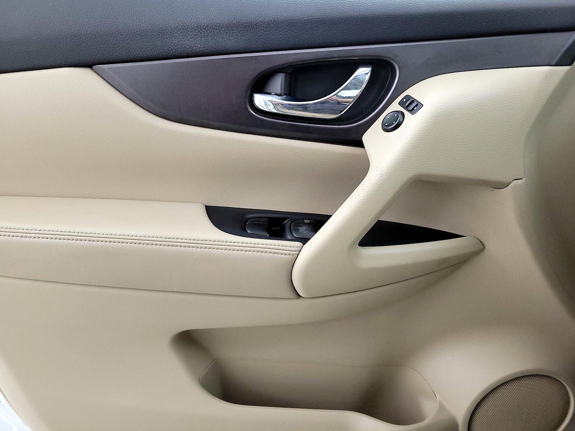 Thumbnail: 2014 Nissan Rogue - 12