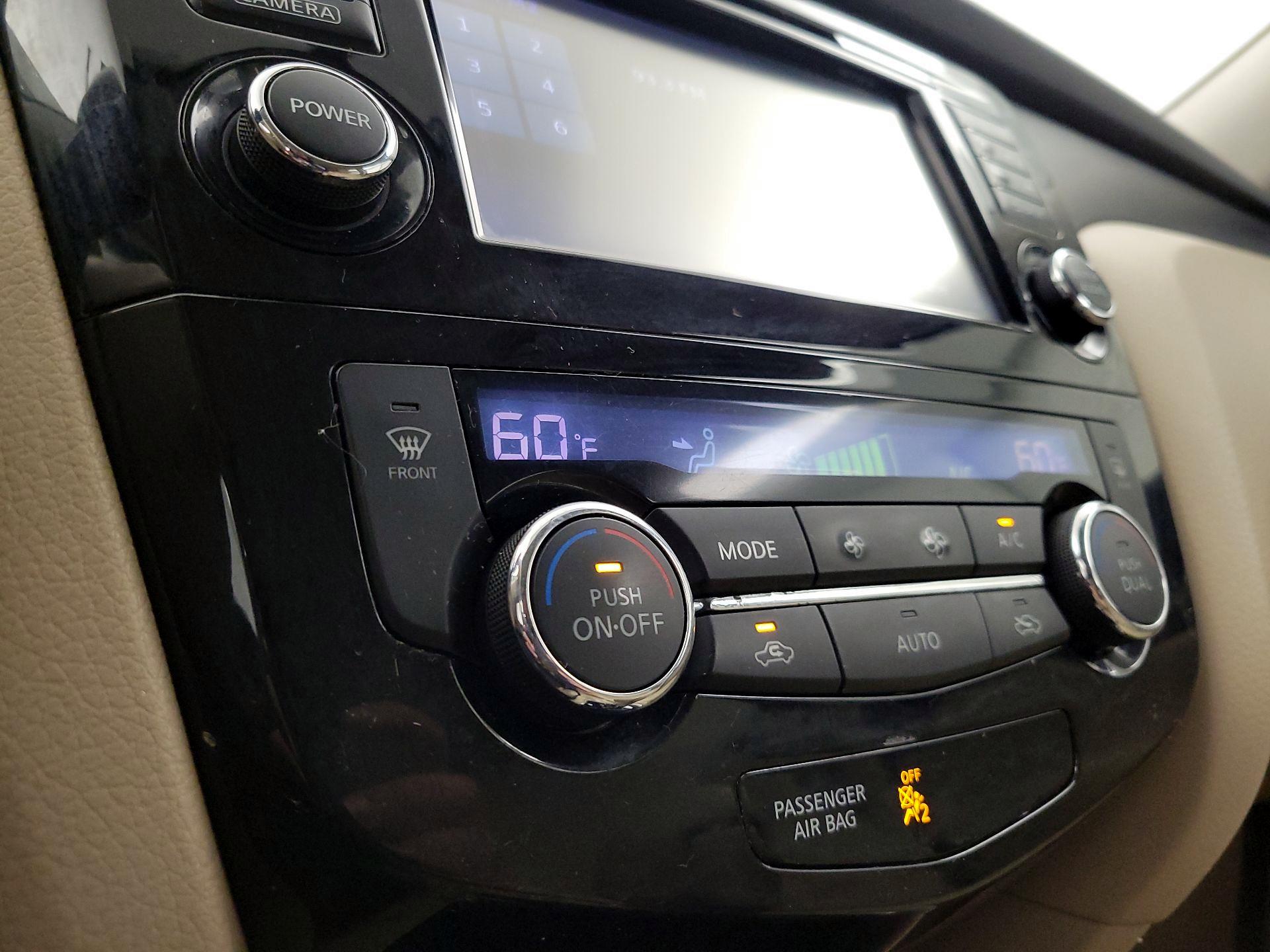 Thumbnail: 2014 Nissan Rogue - 17
