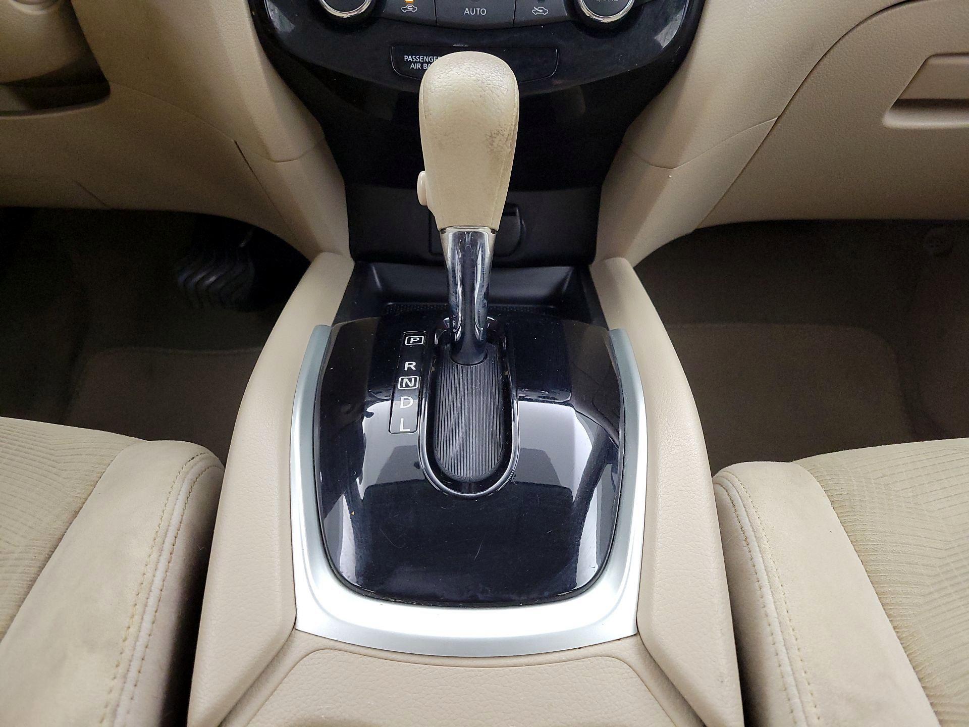Thumbnail: 2014 Nissan Rogue - 18