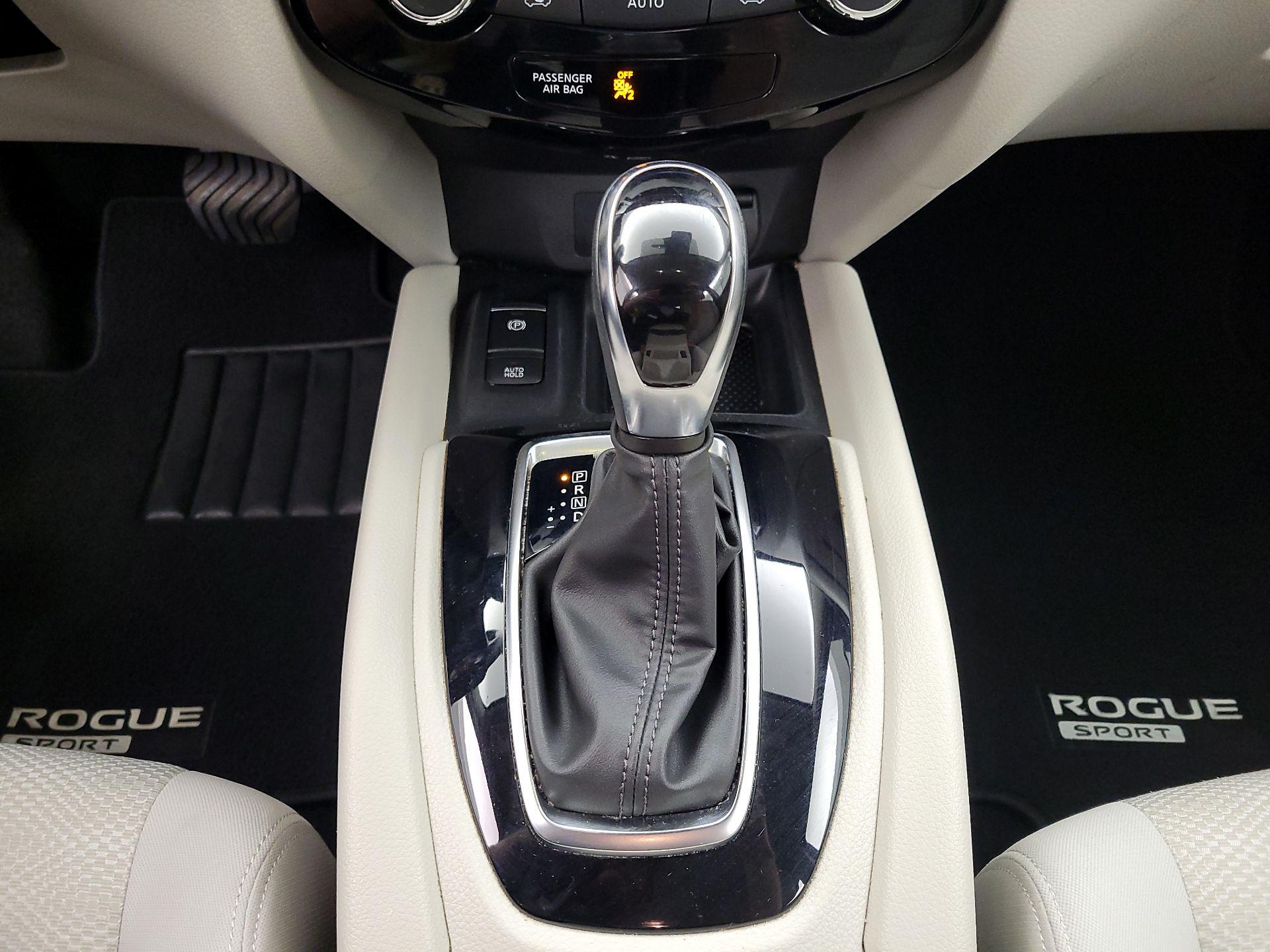 Thumbnail: 2019 Nissan Rogue Sport - 17