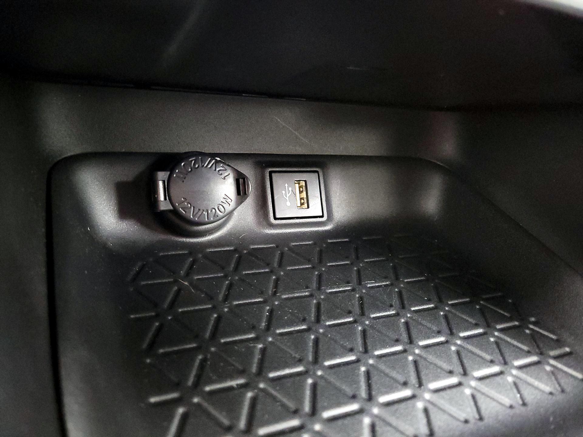 Thumbnail: 2024 Toyota RAV4 - 18