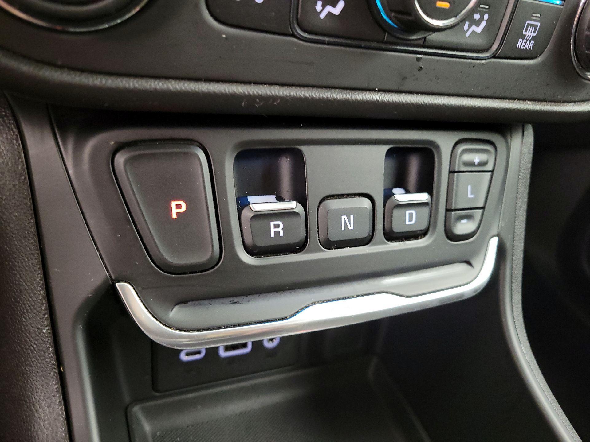 Thumbnail: 2020 GMC Terrain - 17
