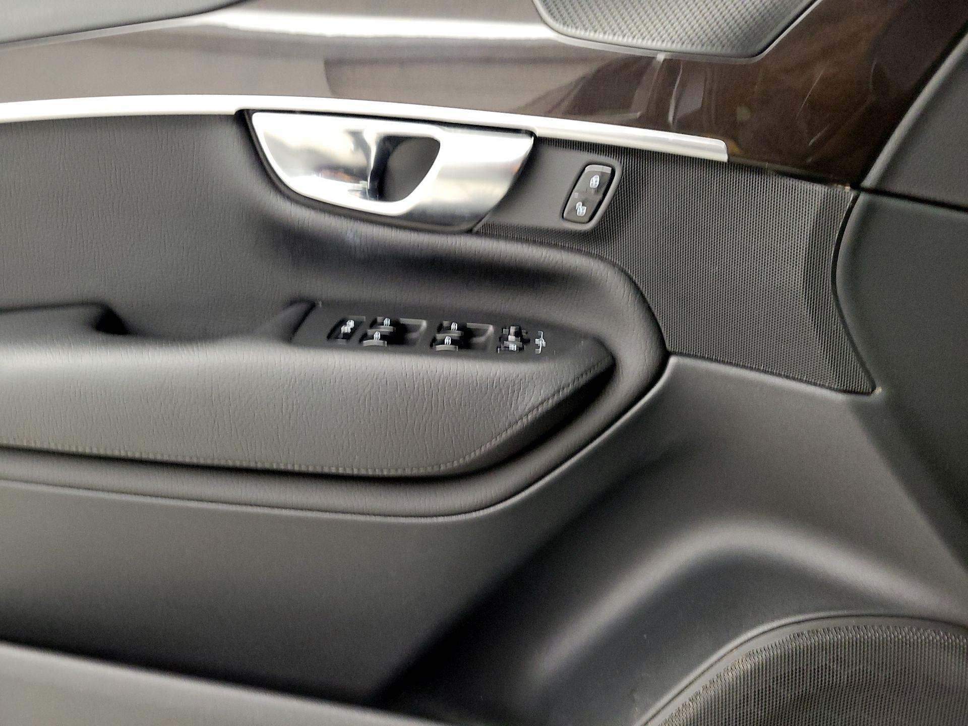 Thumbnail: 2019 Volvo XC90 - 12