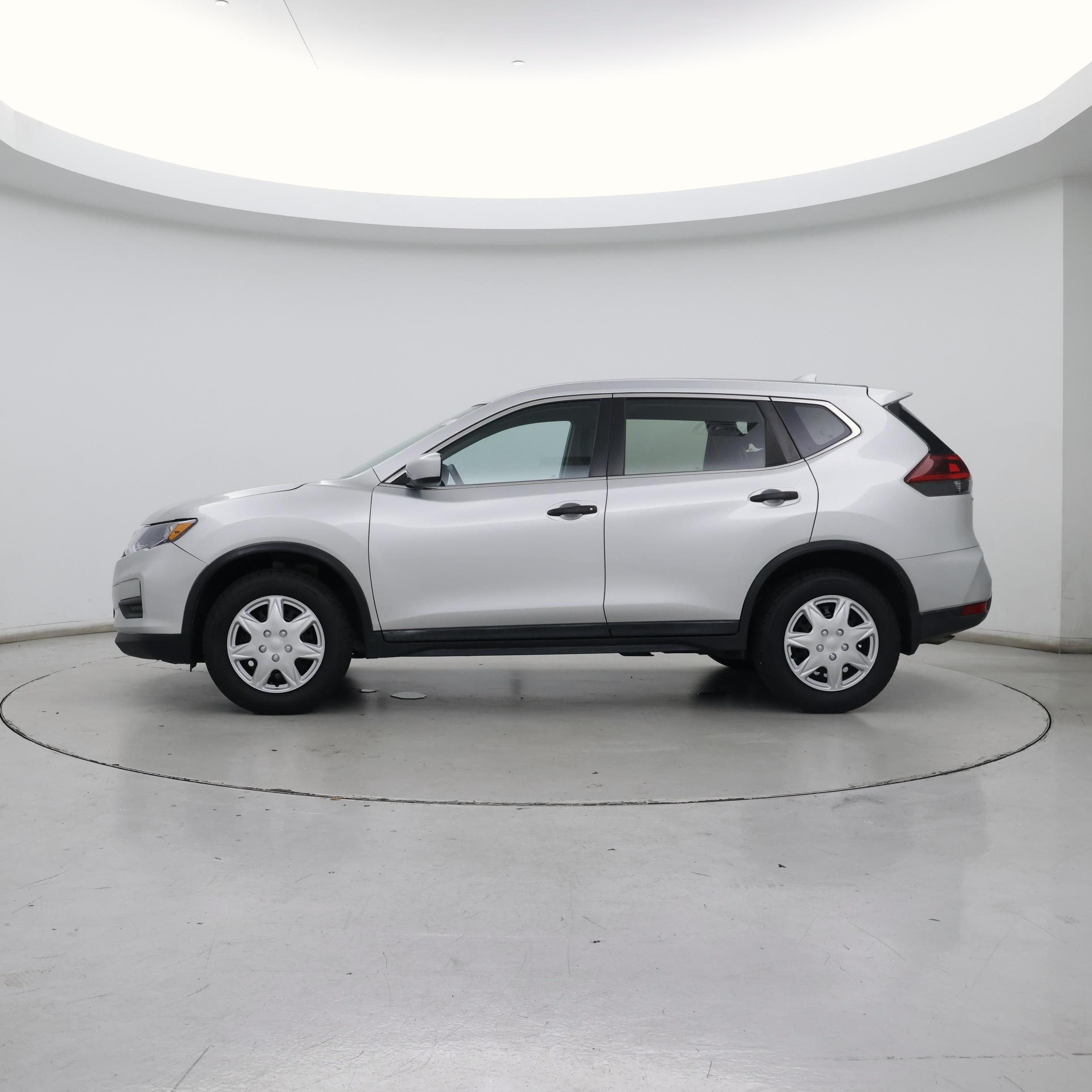 Thumbnail: 2018 Nissan Rogue - 3