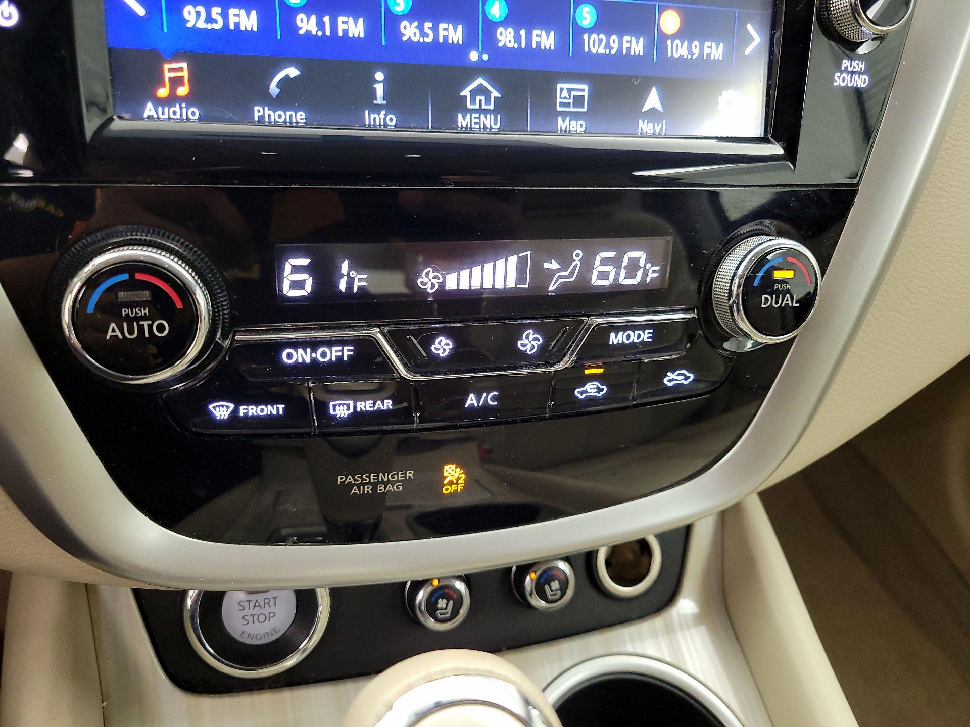 Thumbnail: 2015 Nissan Murano - 17