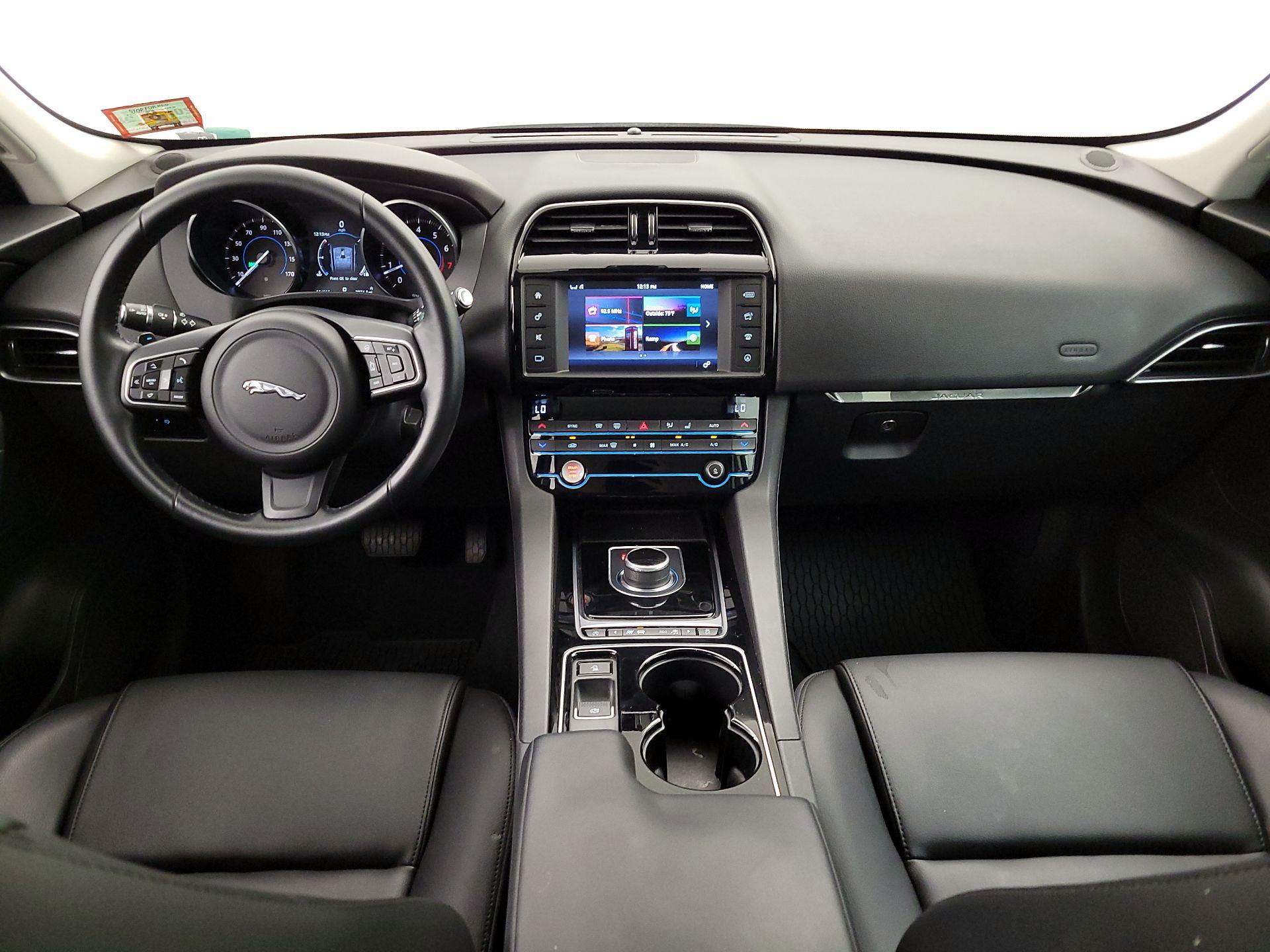 Thumbnail: 2017 Jaguar F-Pace - 9