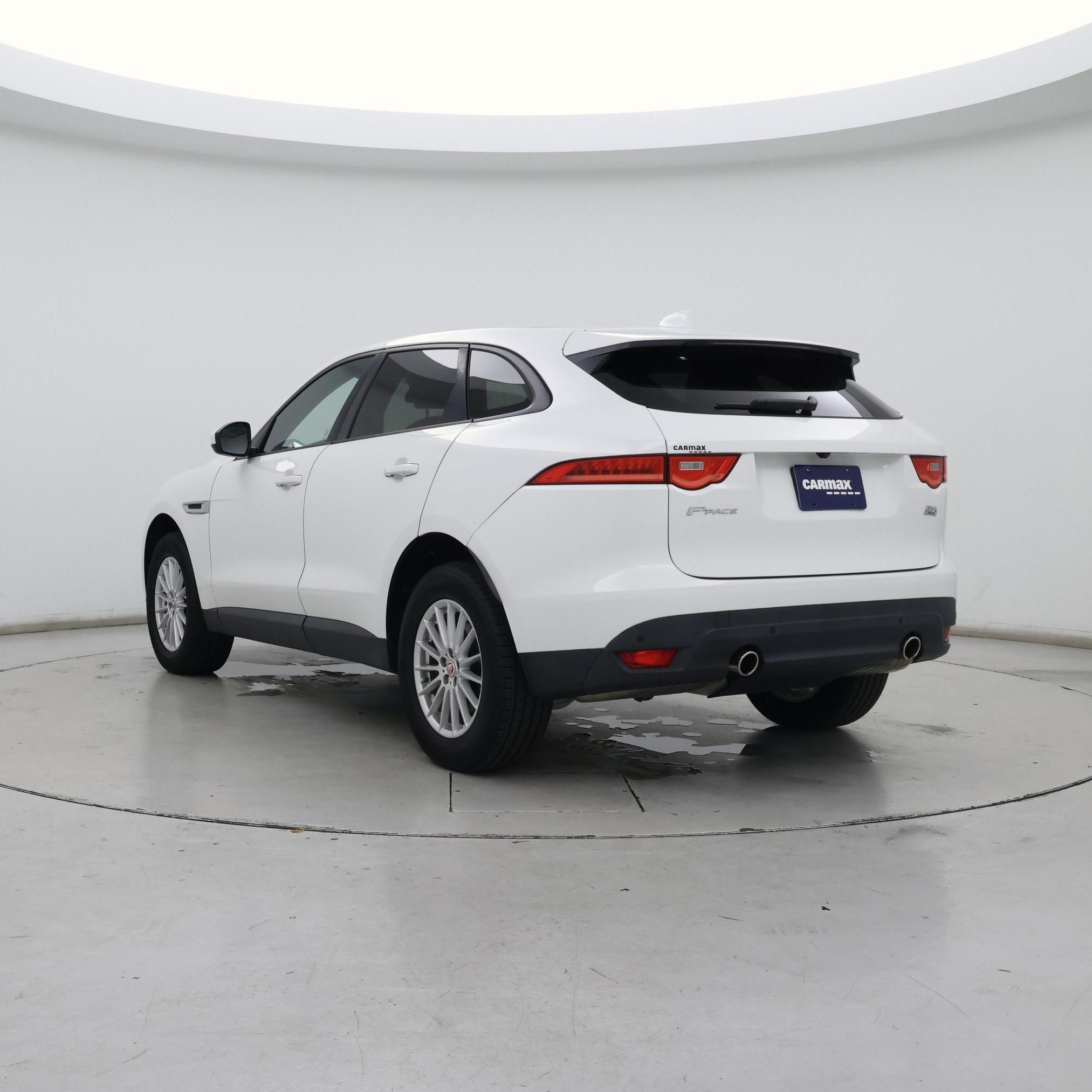 Thumbnail: 2017 Jaguar F-Pace - 2