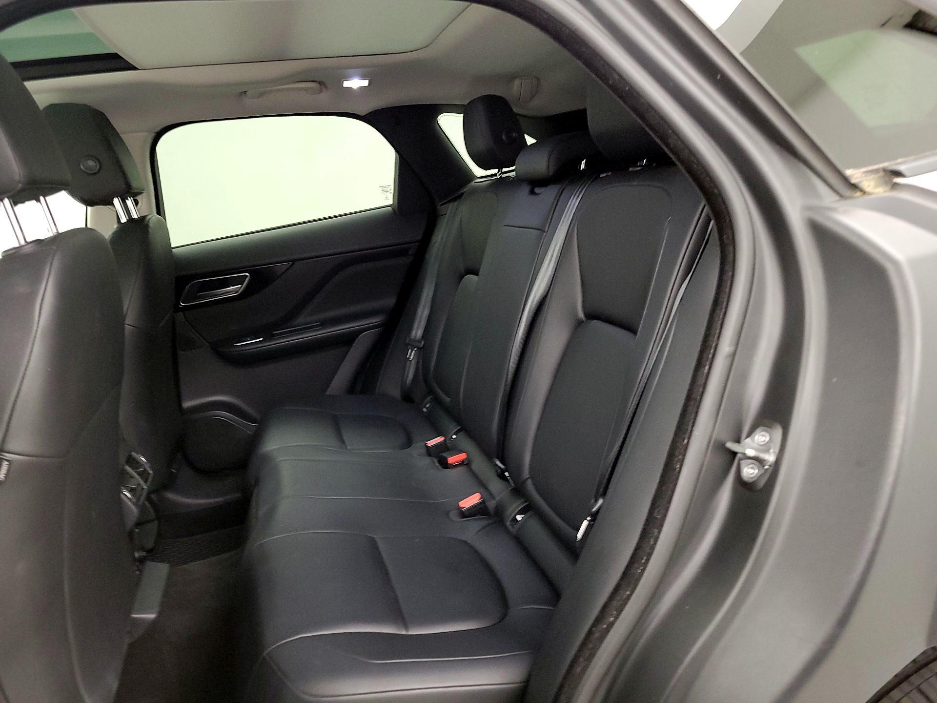 Thumbnail: 2017 Jaguar F-Pace - 19