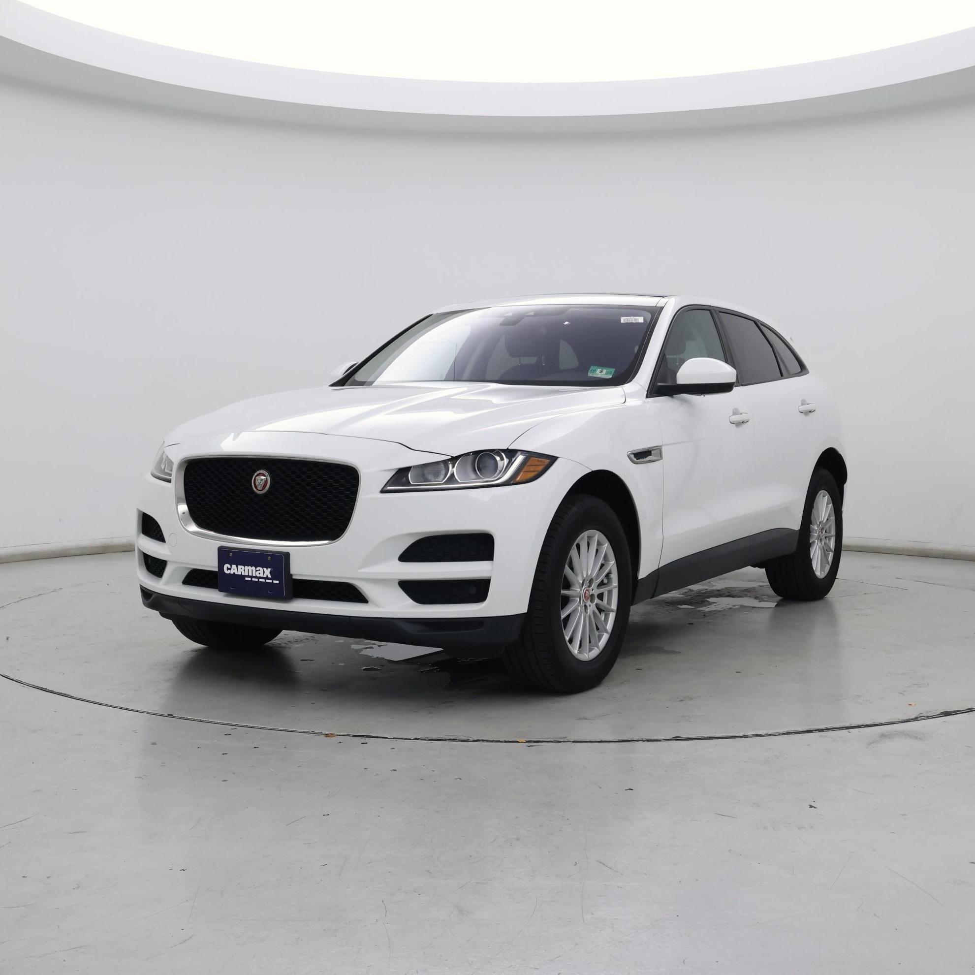 Thumbnail: 2017 Jaguar F-Pace - 4