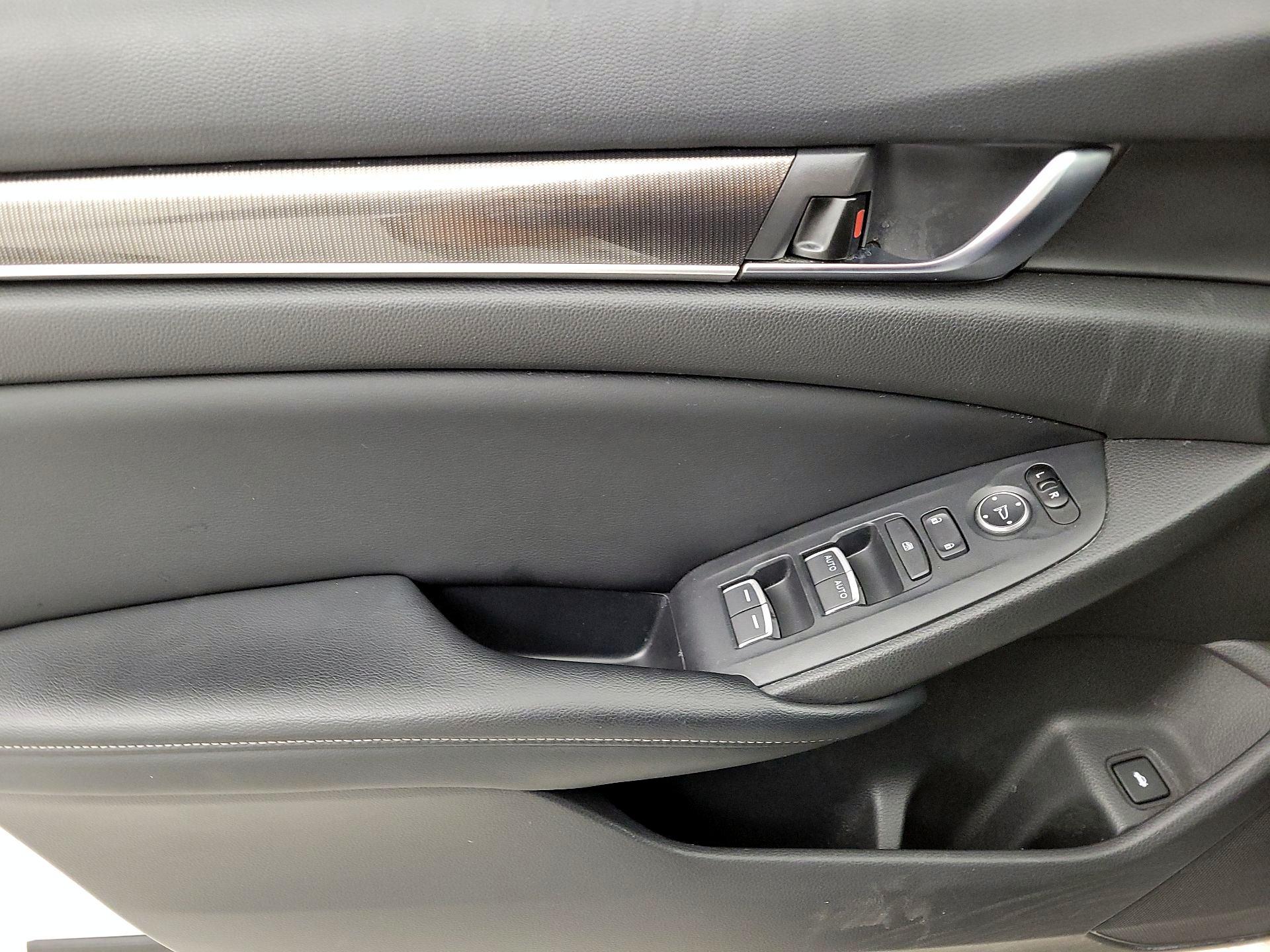 Thumbnail: 2018 Honda Accord - 12