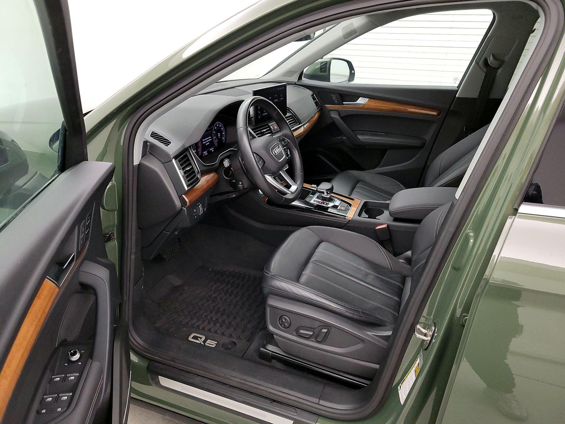 Thumbnail: 2023 Audi Q5 - 11