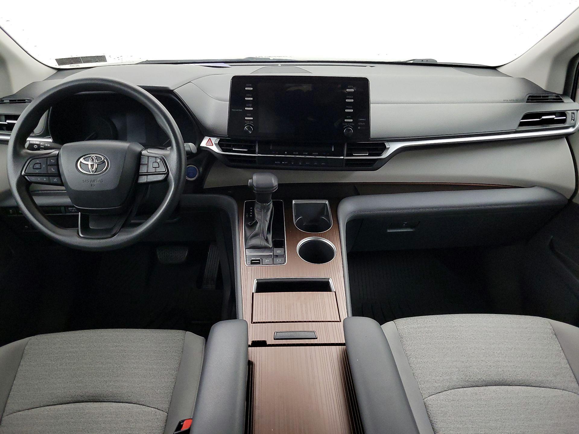 Thumbnail: 2022 Toyota Sienna - 9