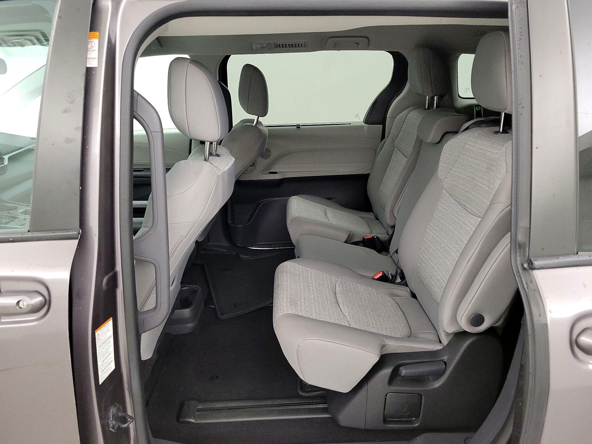 Thumbnail: 2022 Toyota Sienna - 19