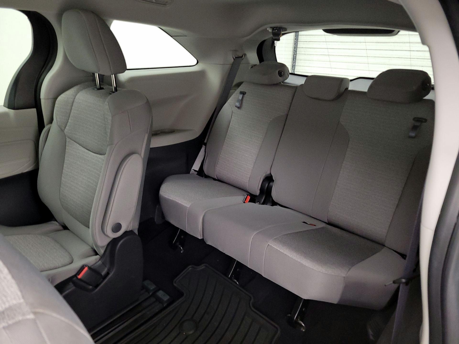 Thumbnail: 2022 Toyota Sienna - 20