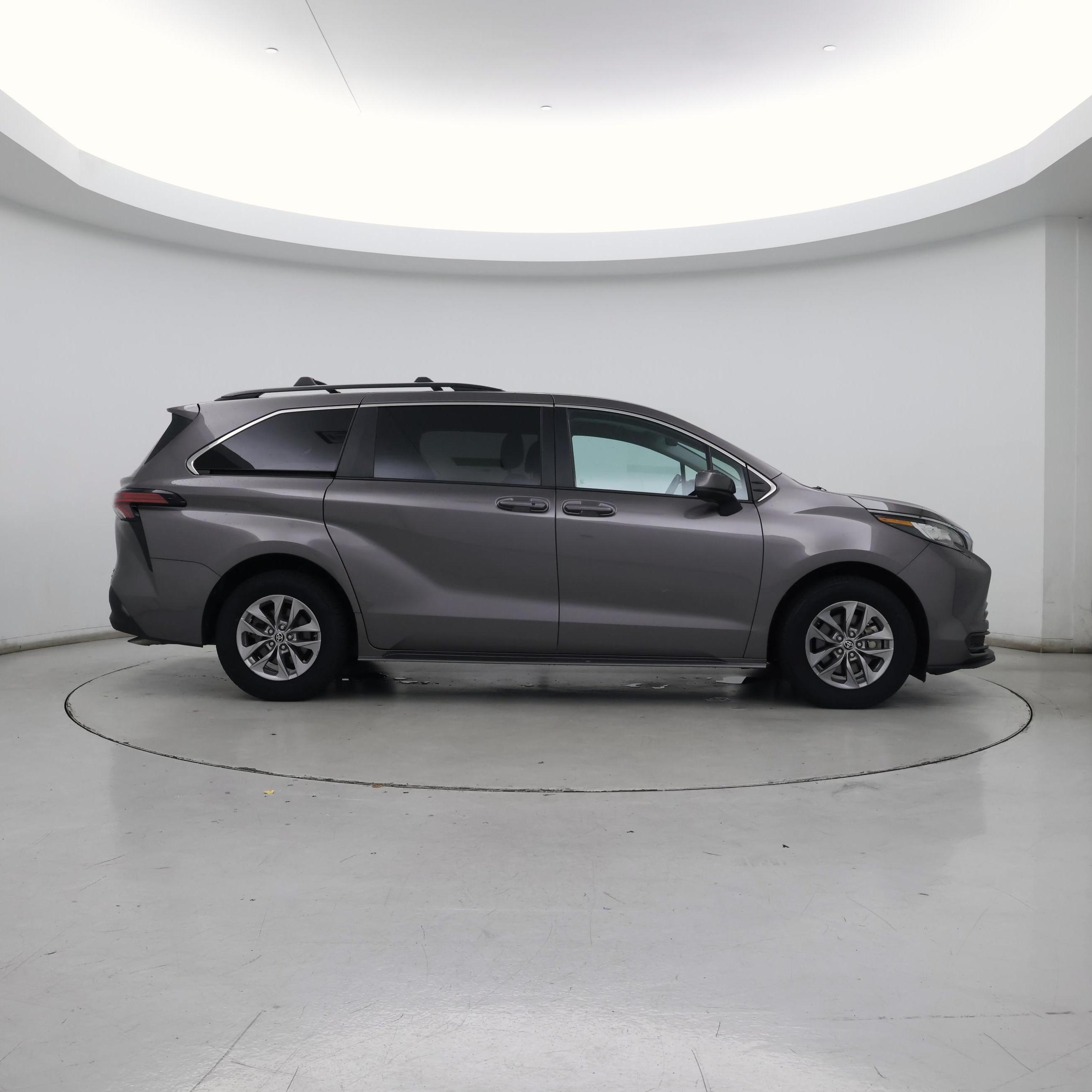 Thumbnail: 2022 Toyota Sienna - 7