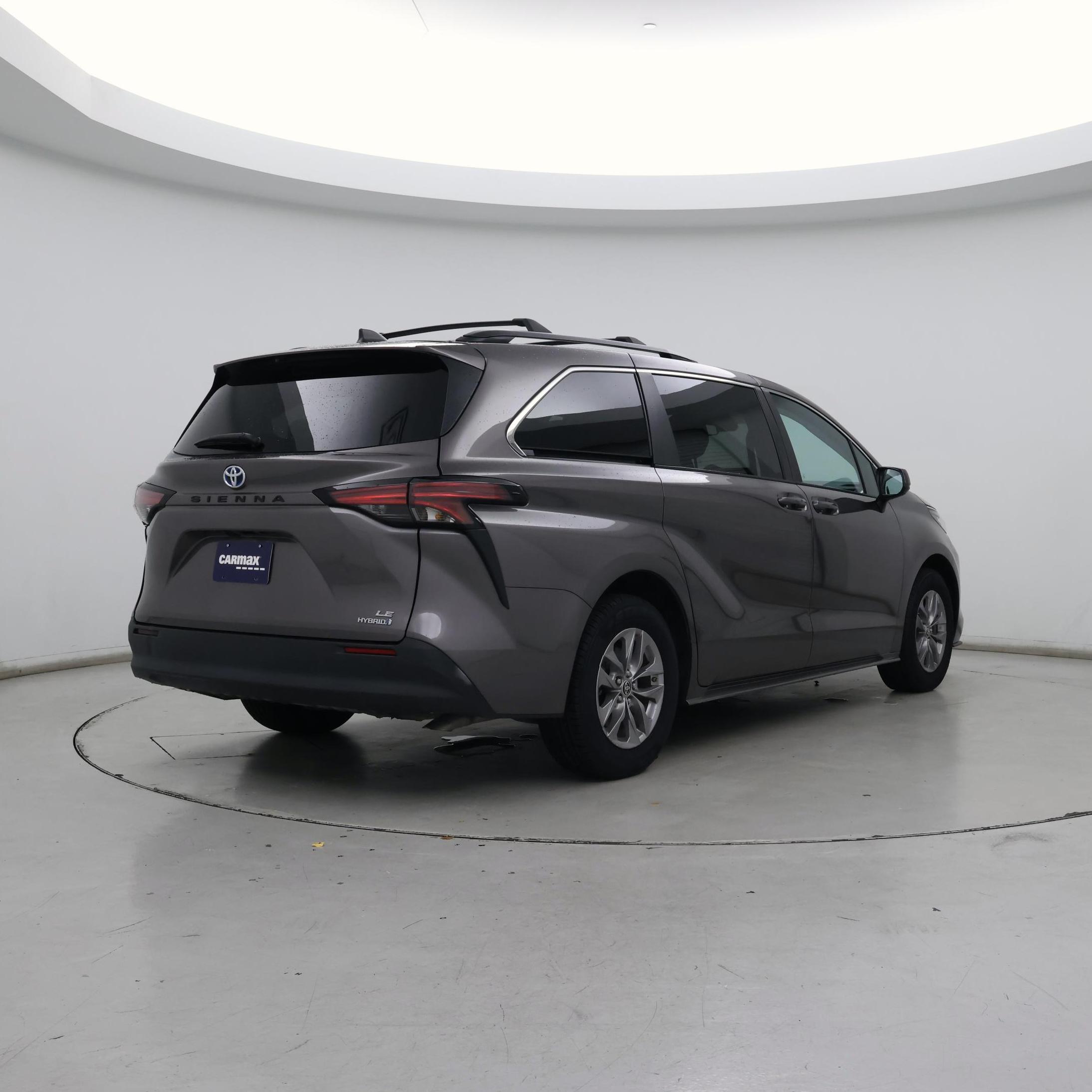 Thumbnail: 2022 Toyota Sienna - 8