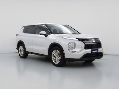 White 2023 Mitsubishi Outlander ES