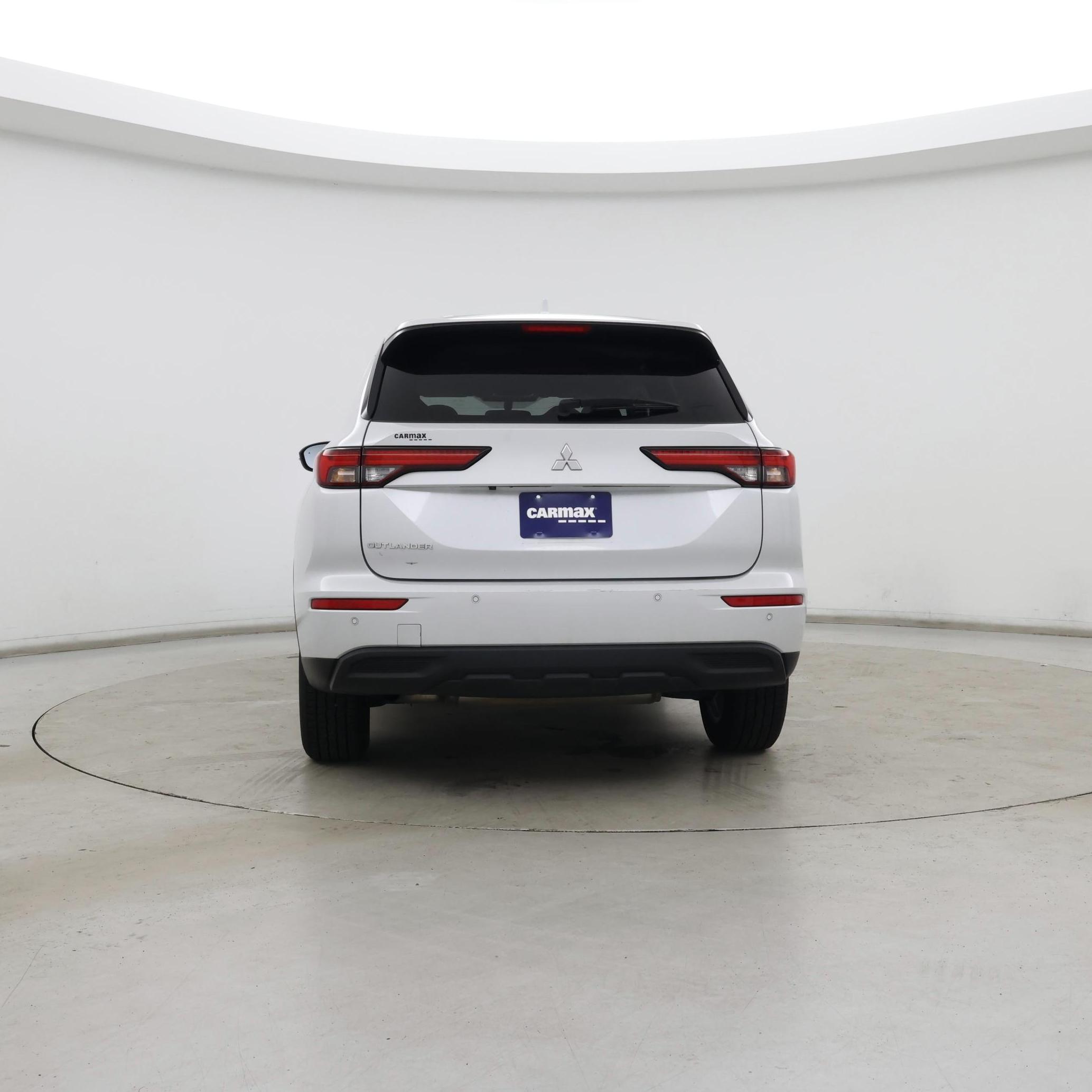 Thumbnail: 2023 Mitsubishi Outlander - 6