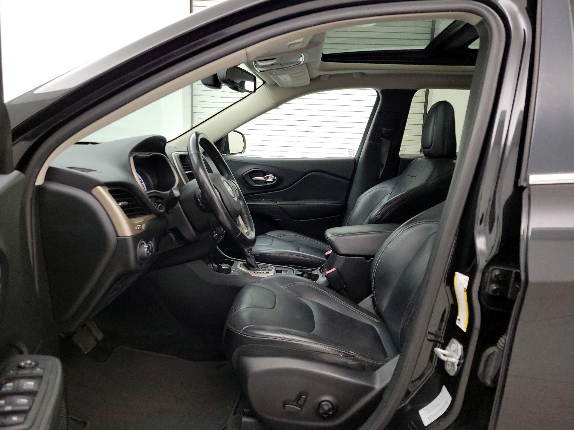 Thumbnail: 2015 Jeep Cherokee - 11