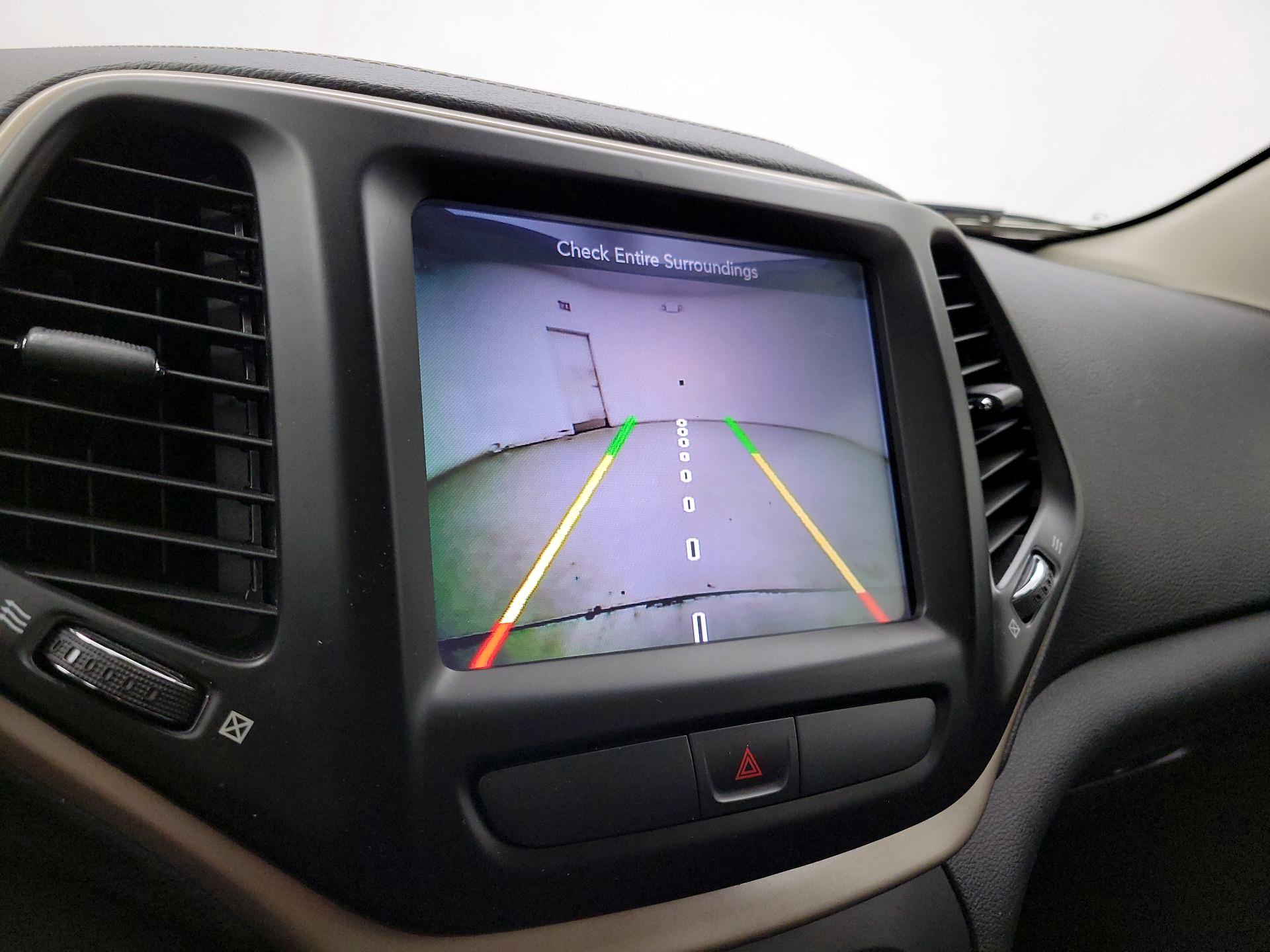 Thumbnail: 2015 Jeep Cherokee - 14