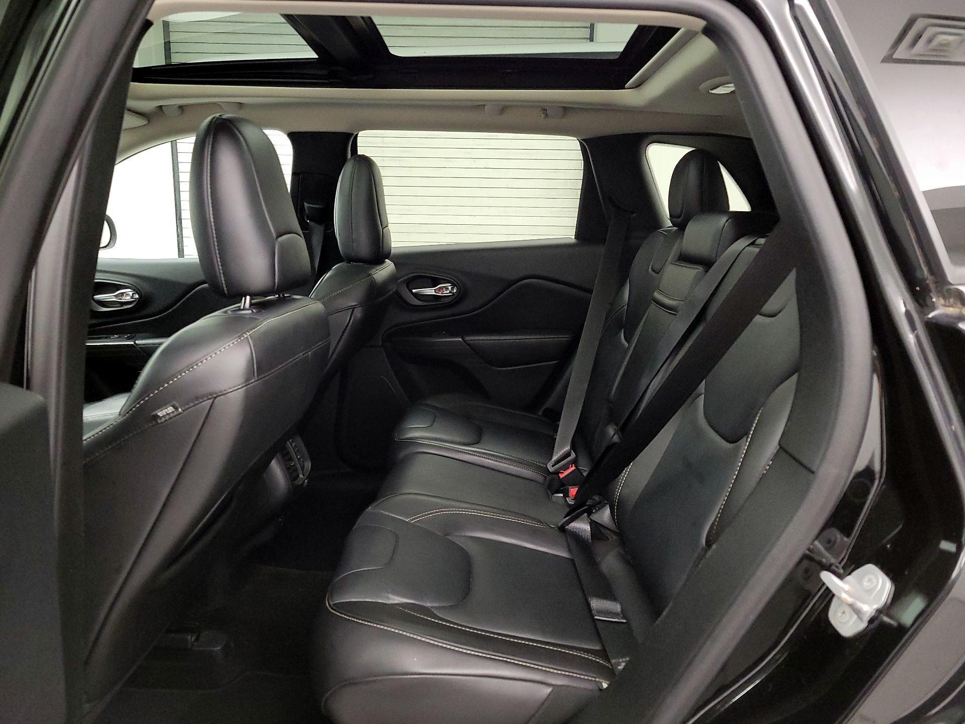 Thumbnail: 2015 Jeep Cherokee - 20