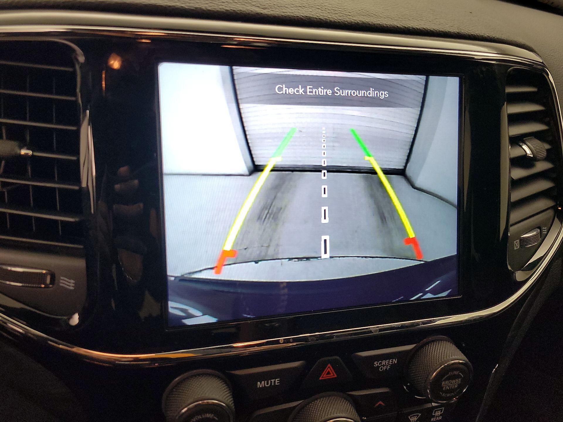 Thumbnail: 2019 Jeep Grand Cherokee - 15