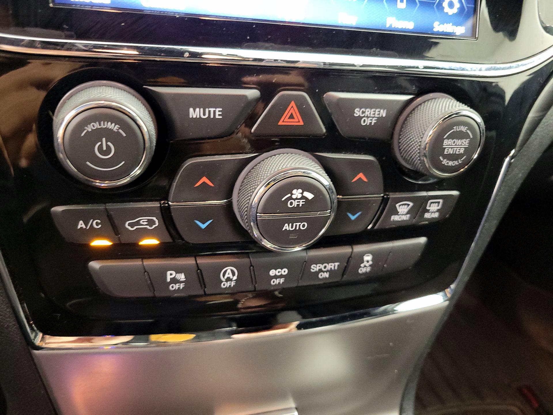 Thumbnail: 2019 Jeep Grand Cherokee - 17