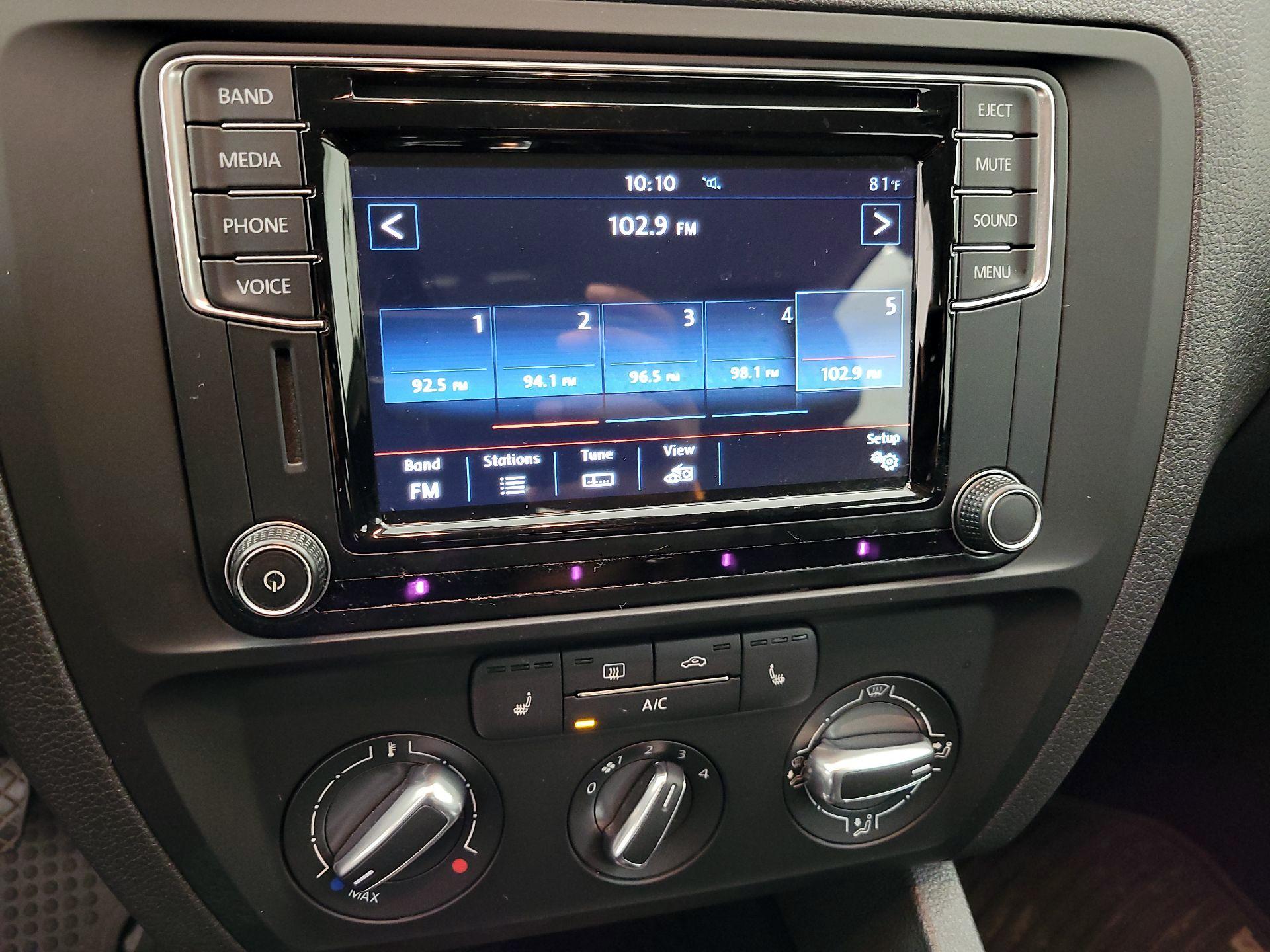 Thumbnail: 2016 Volkswagen Jetta - 15