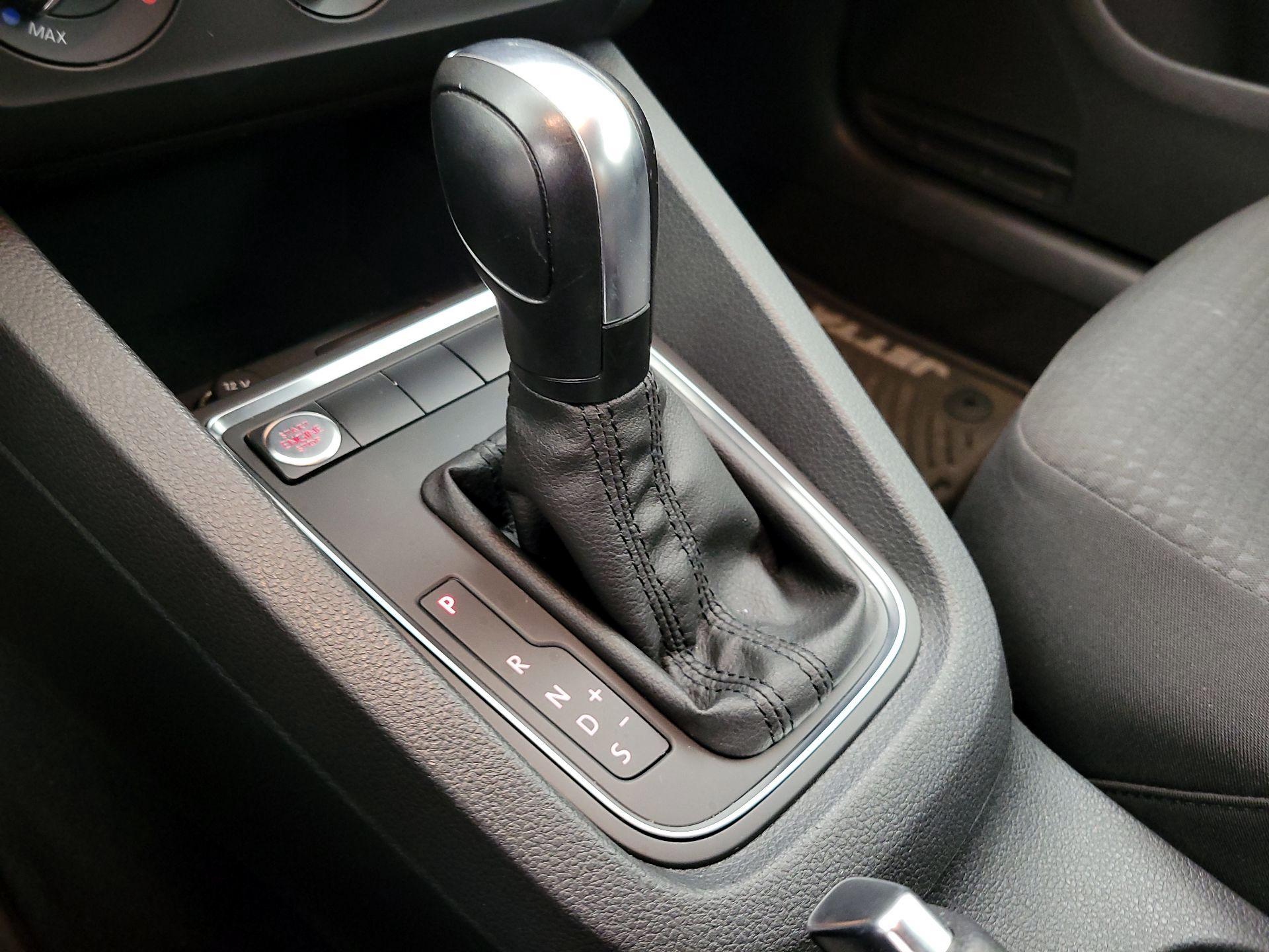 Thumbnail: 2016 Volkswagen Jetta - 17