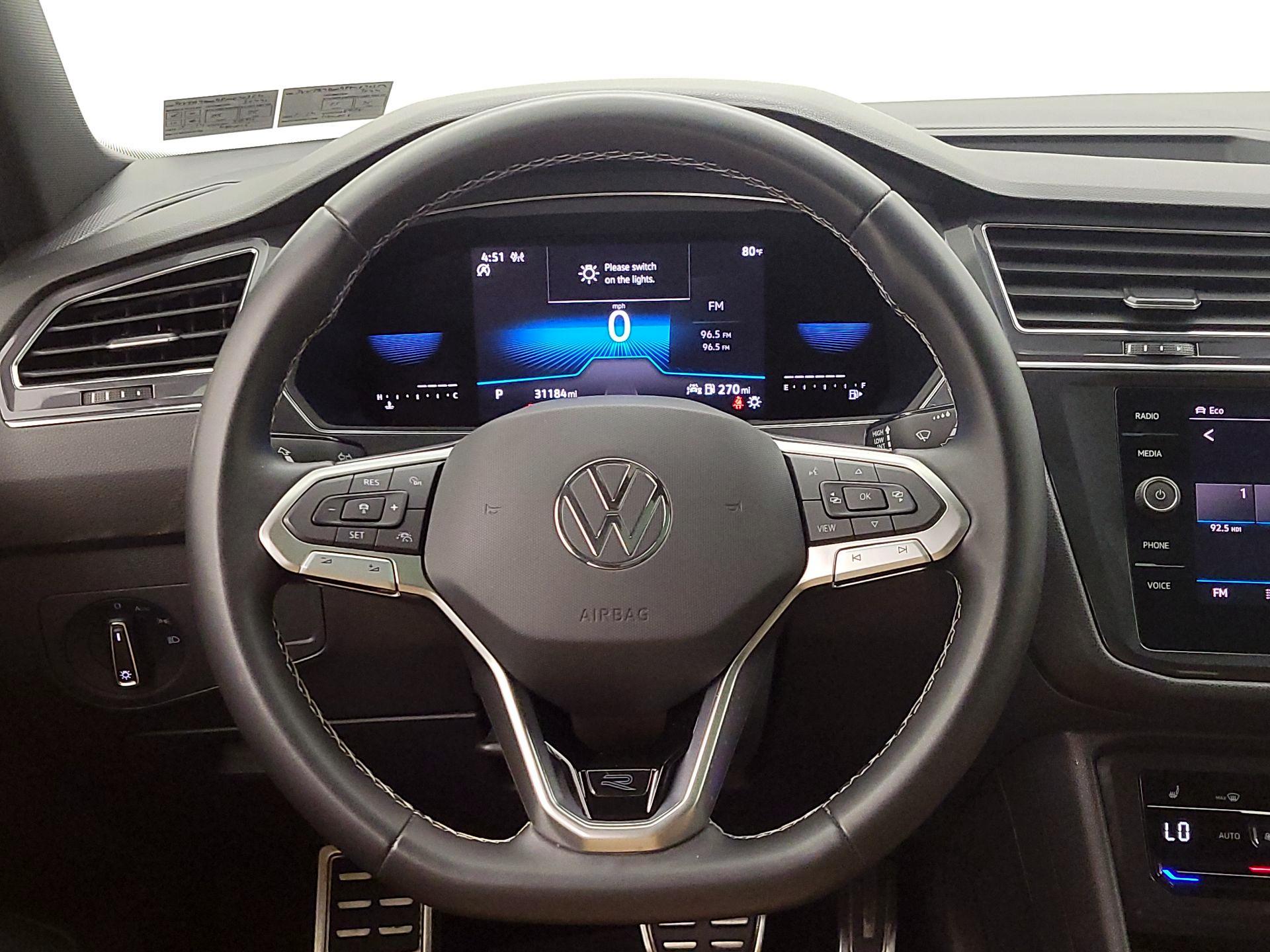 Thumbnail: 2023 Volkswagen Tiguan - 10