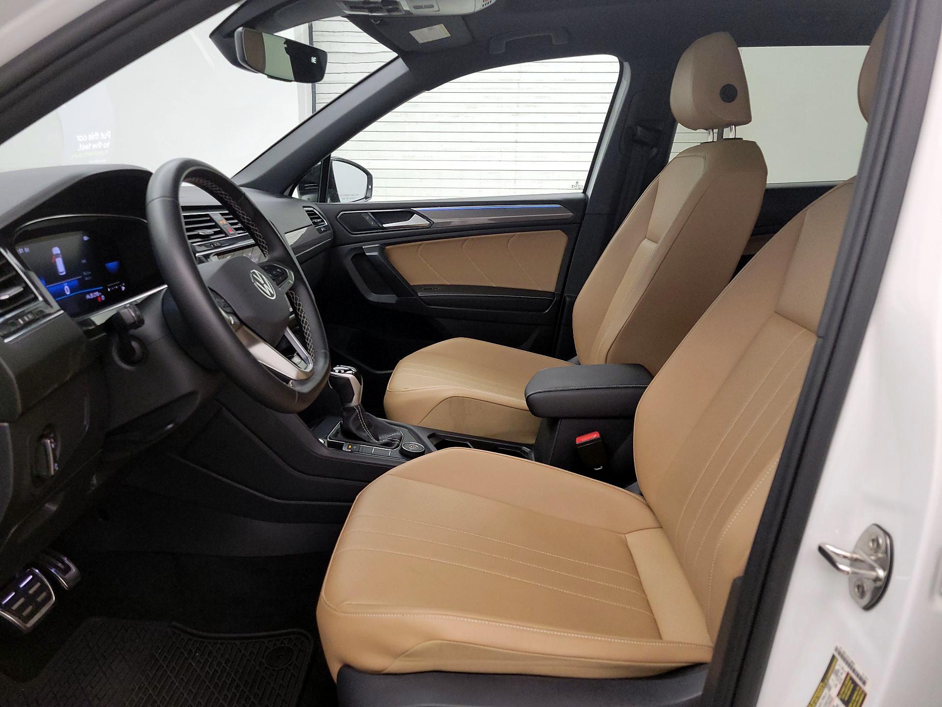 Thumbnail: 2023 Volkswagen Tiguan - 11