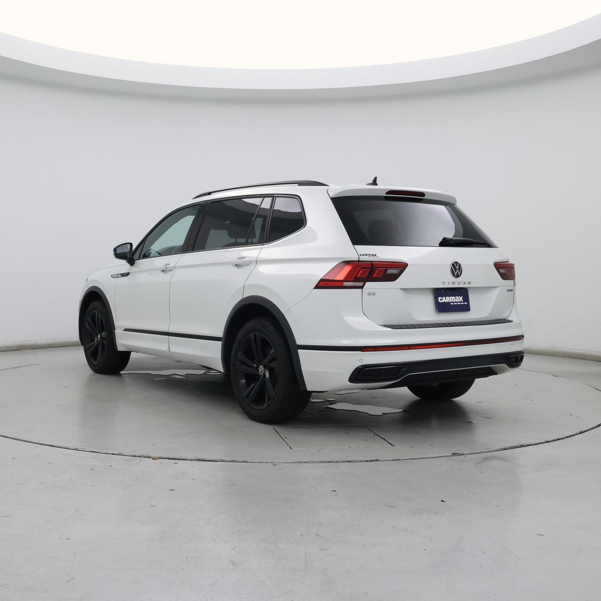 Thumbnail: 2023 Volkswagen Tiguan - 2