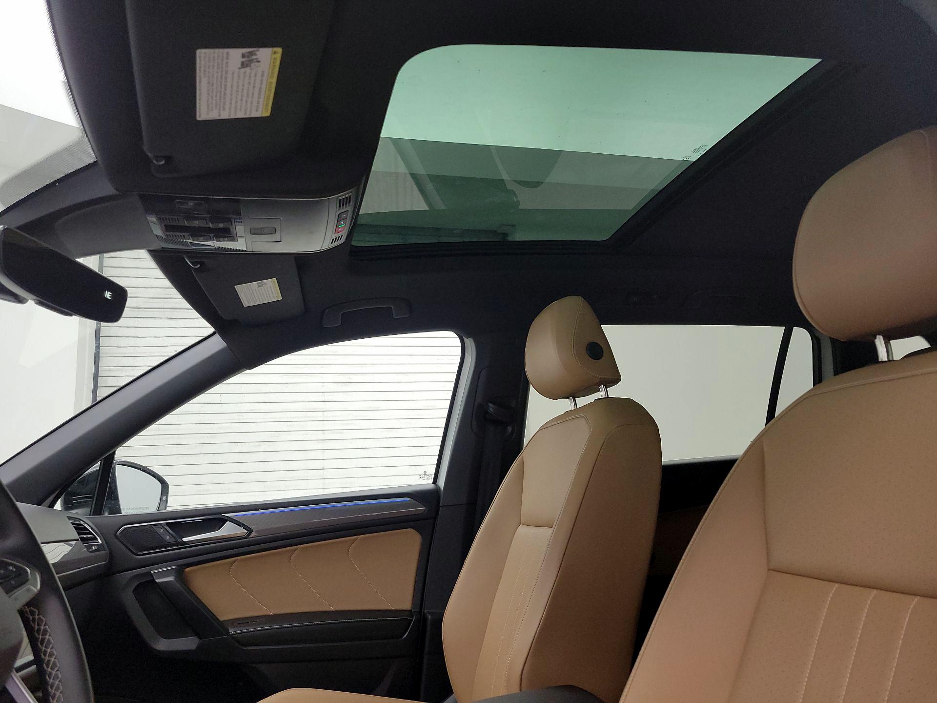 Thumbnail: 2023 Volkswagen Tiguan - 19