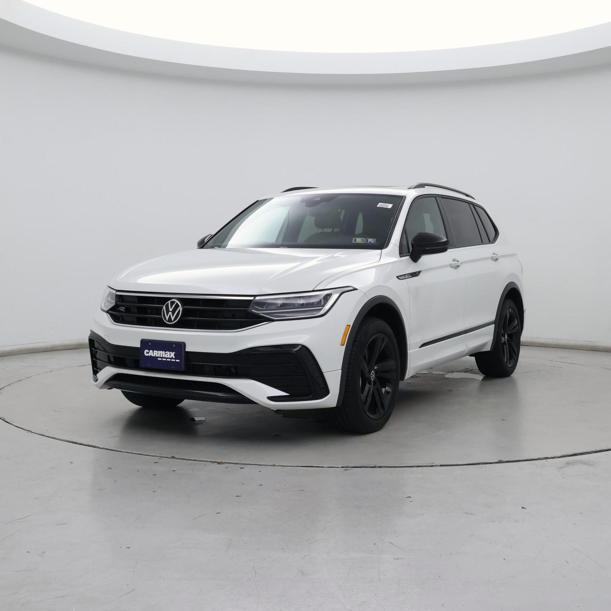 Thumbnail: 2023 Volkswagen Tiguan - 4