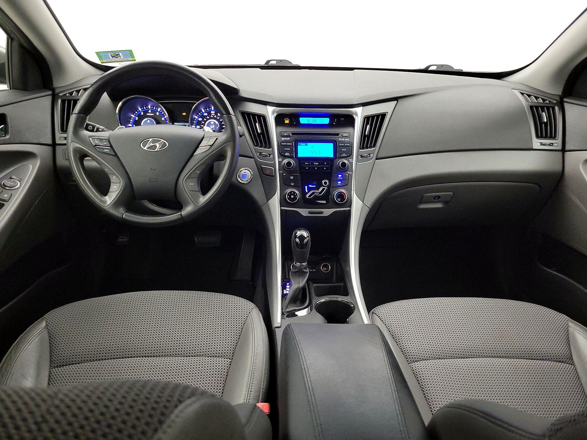 Thumbnail: 2013 Hyundai Sonata - 9