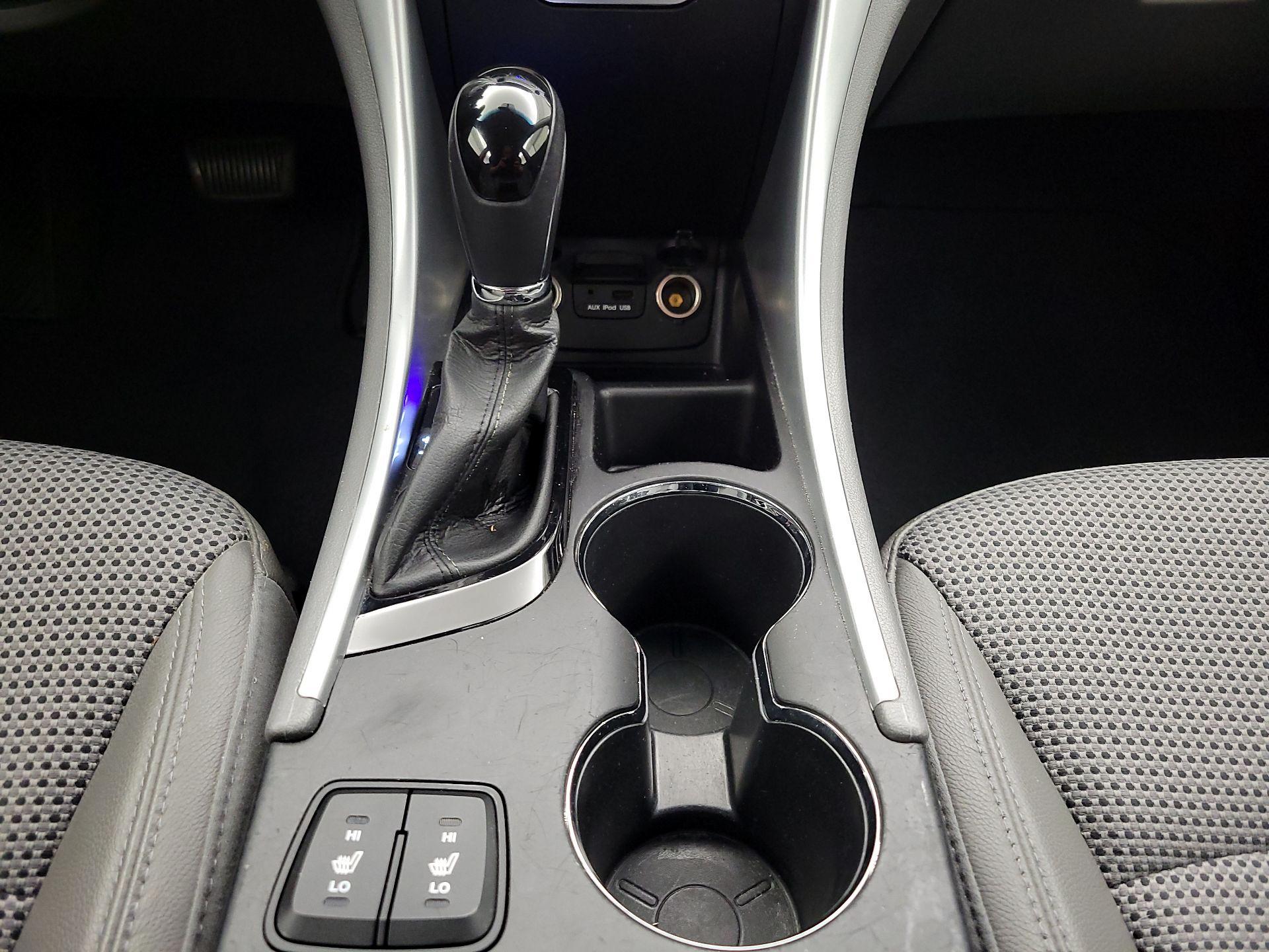 Thumbnail: 2013 Hyundai Sonata - 16