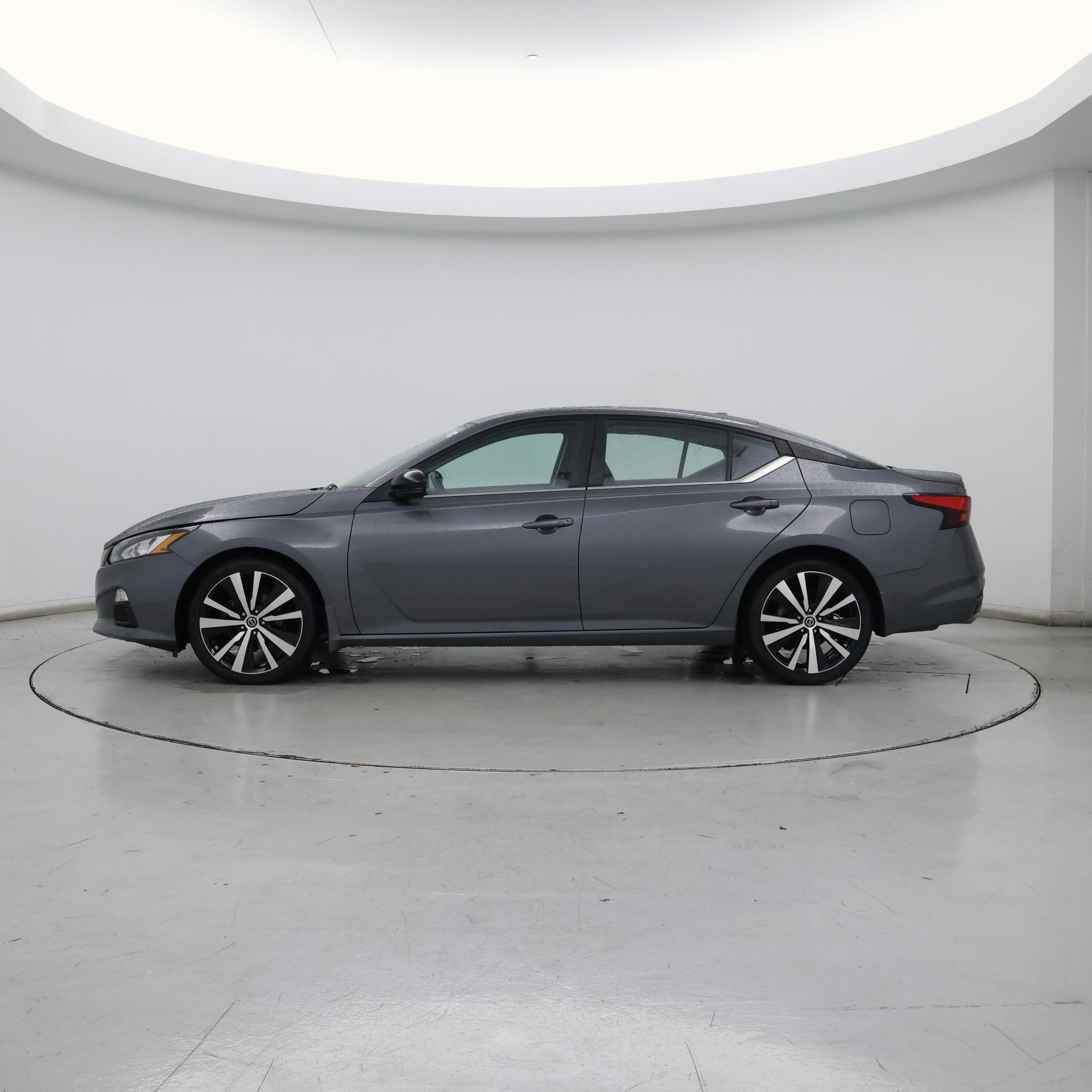 Thumbnail: 2019 Nissan Altima - 3