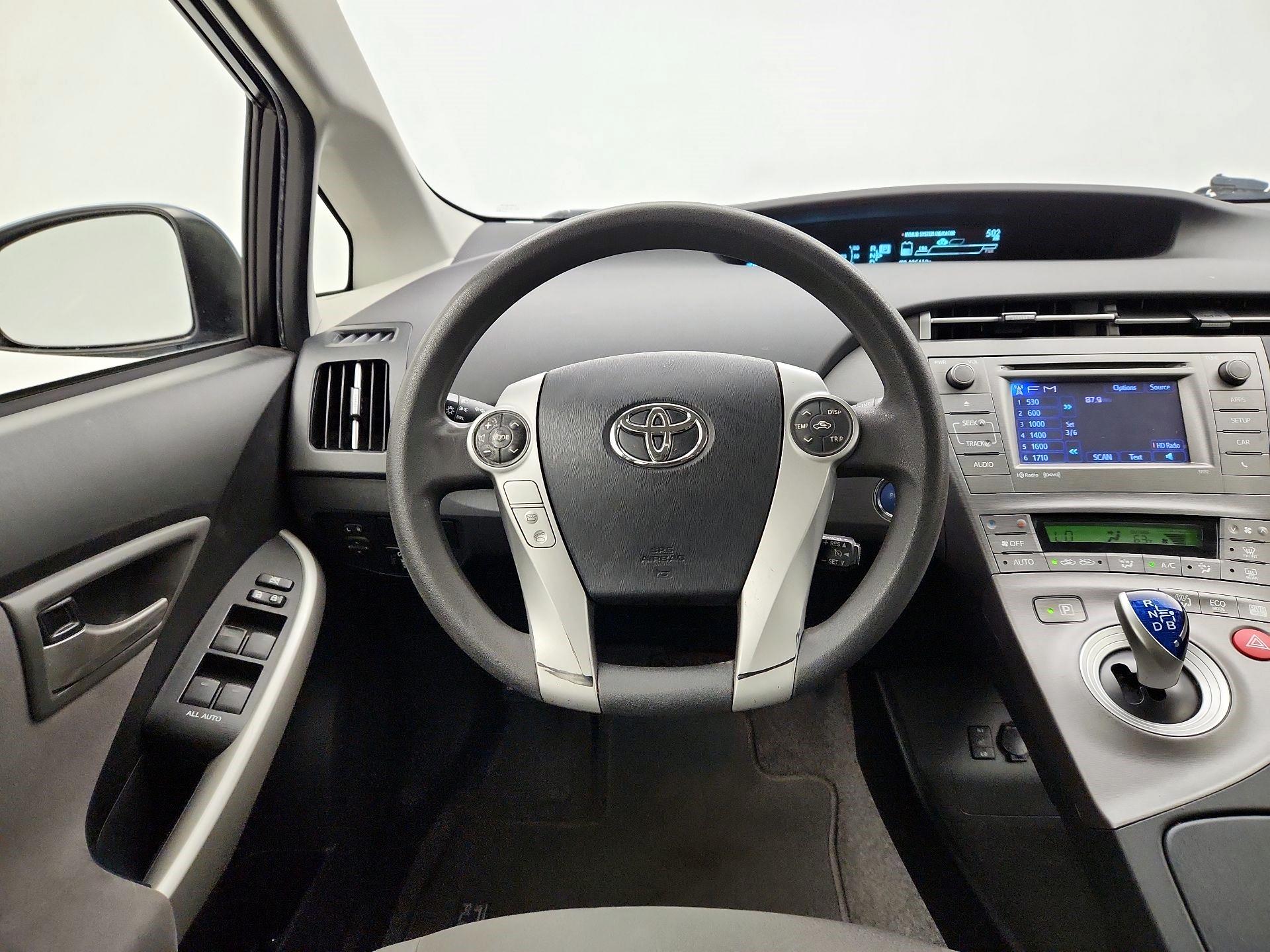 Thumbnail: 2014 Toyota Prius - 10