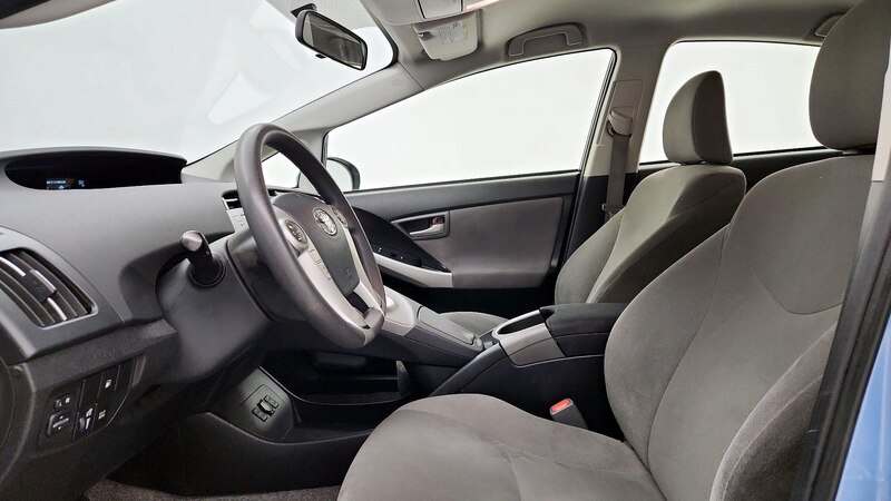 2014 Toyota Prius Plug-in 11