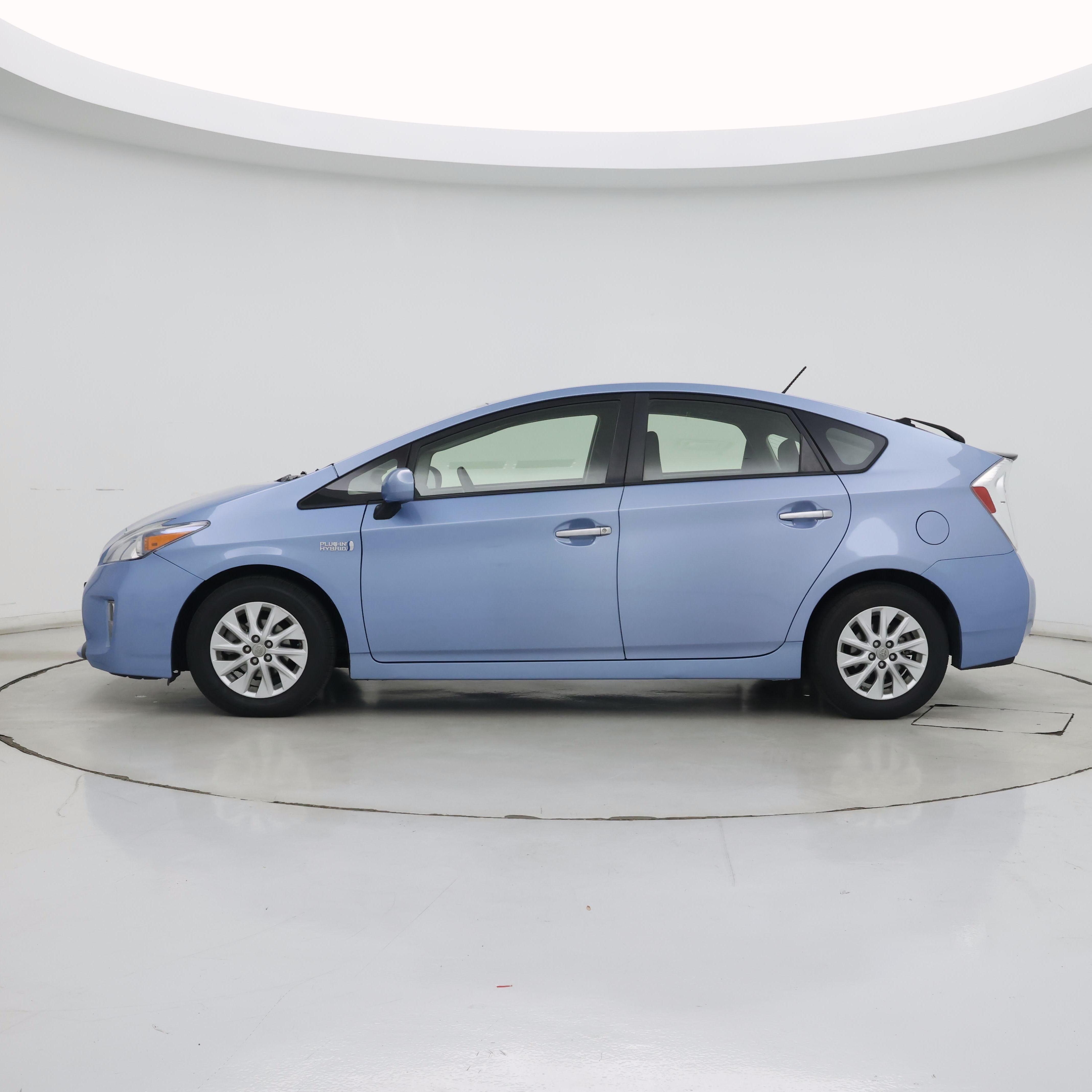 Thumbnail: 2014 Toyota Prius - 3