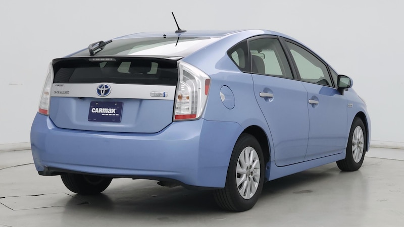 2014 Toyota Prius Plug-in 8