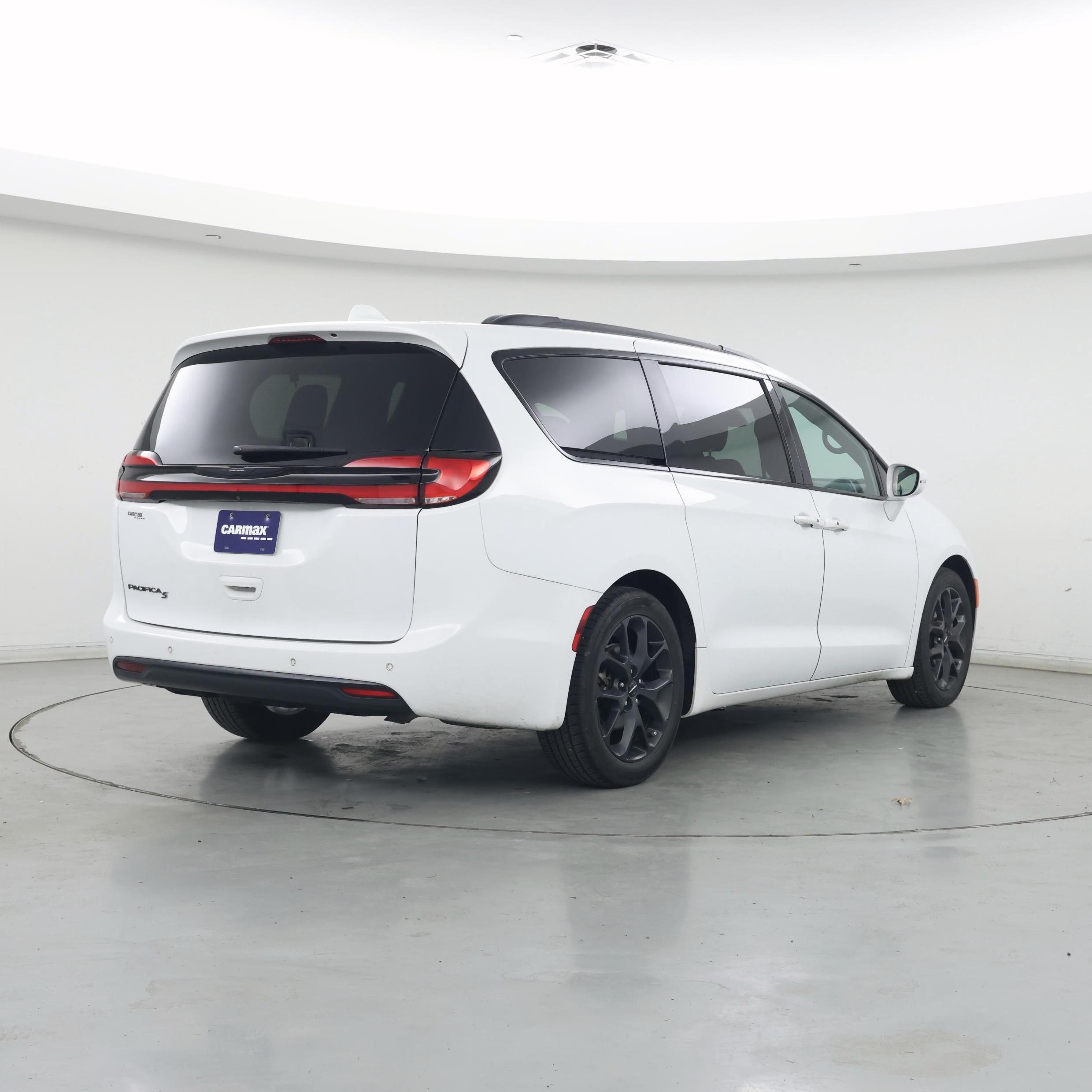 Thumbnail: 2021 Chrysler Pacifica - 8