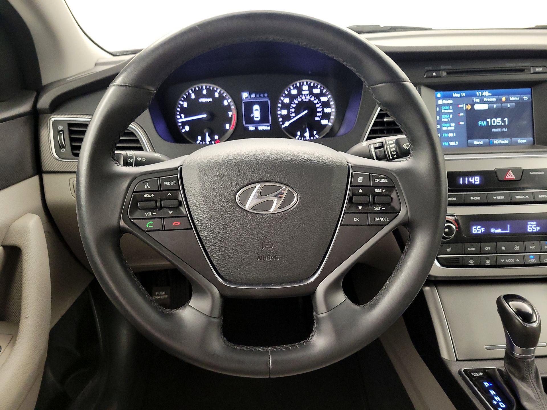 Thumbnail: 2016 Hyundai Sonata - 10