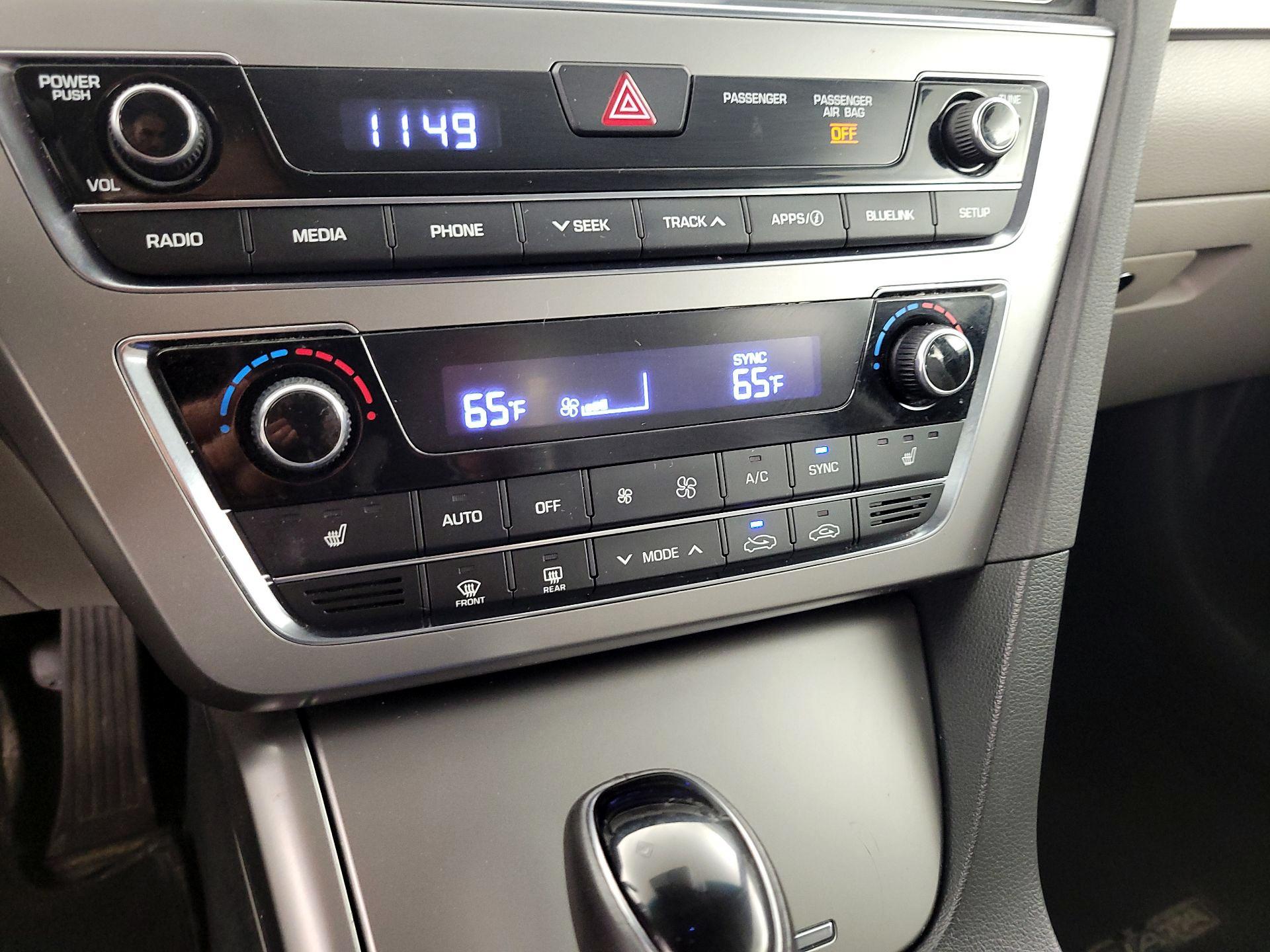 Thumbnail: 2016 Hyundai Sonata - 16