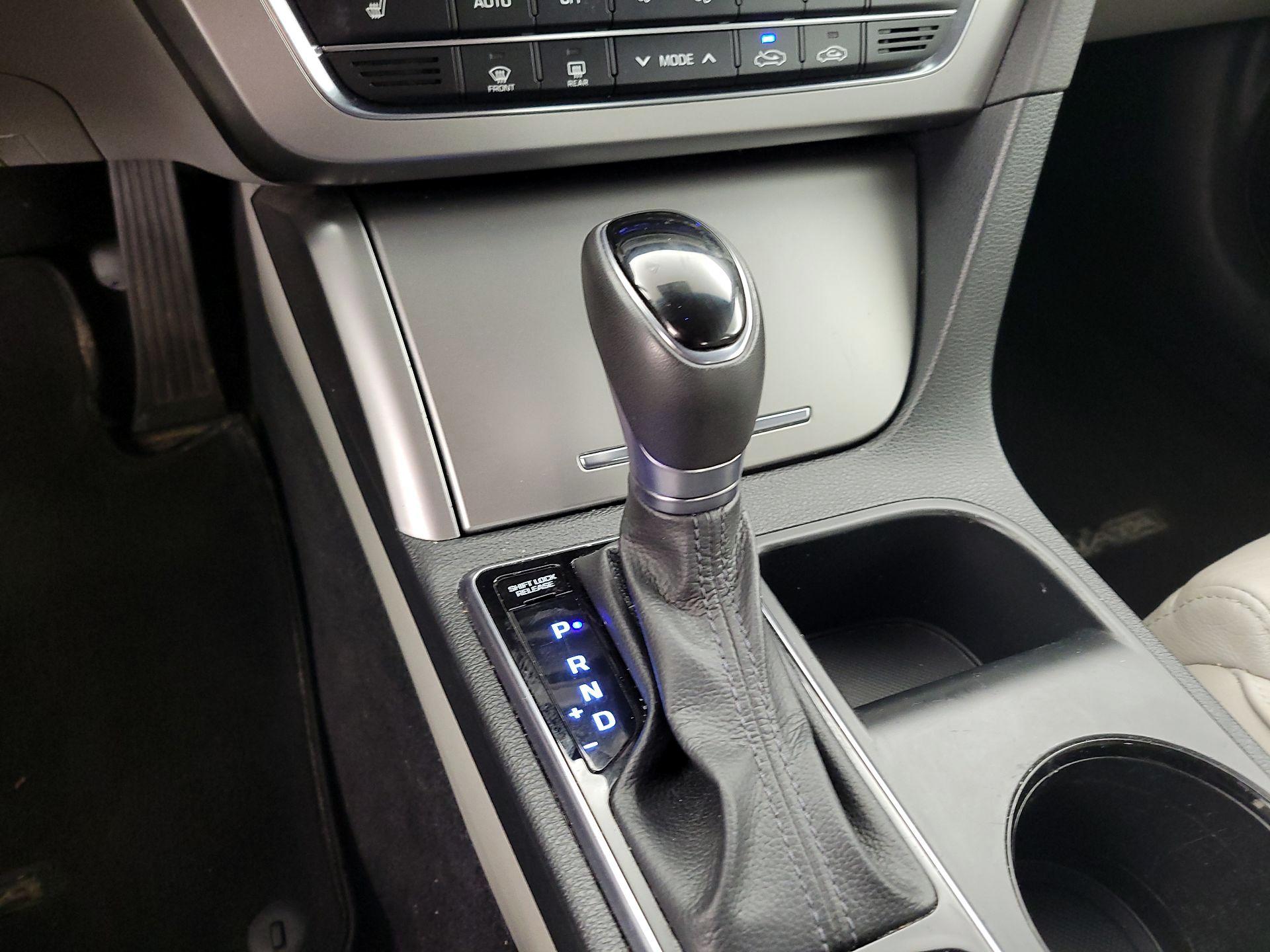 Thumbnail: 2016 Hyundai Sonata - 17