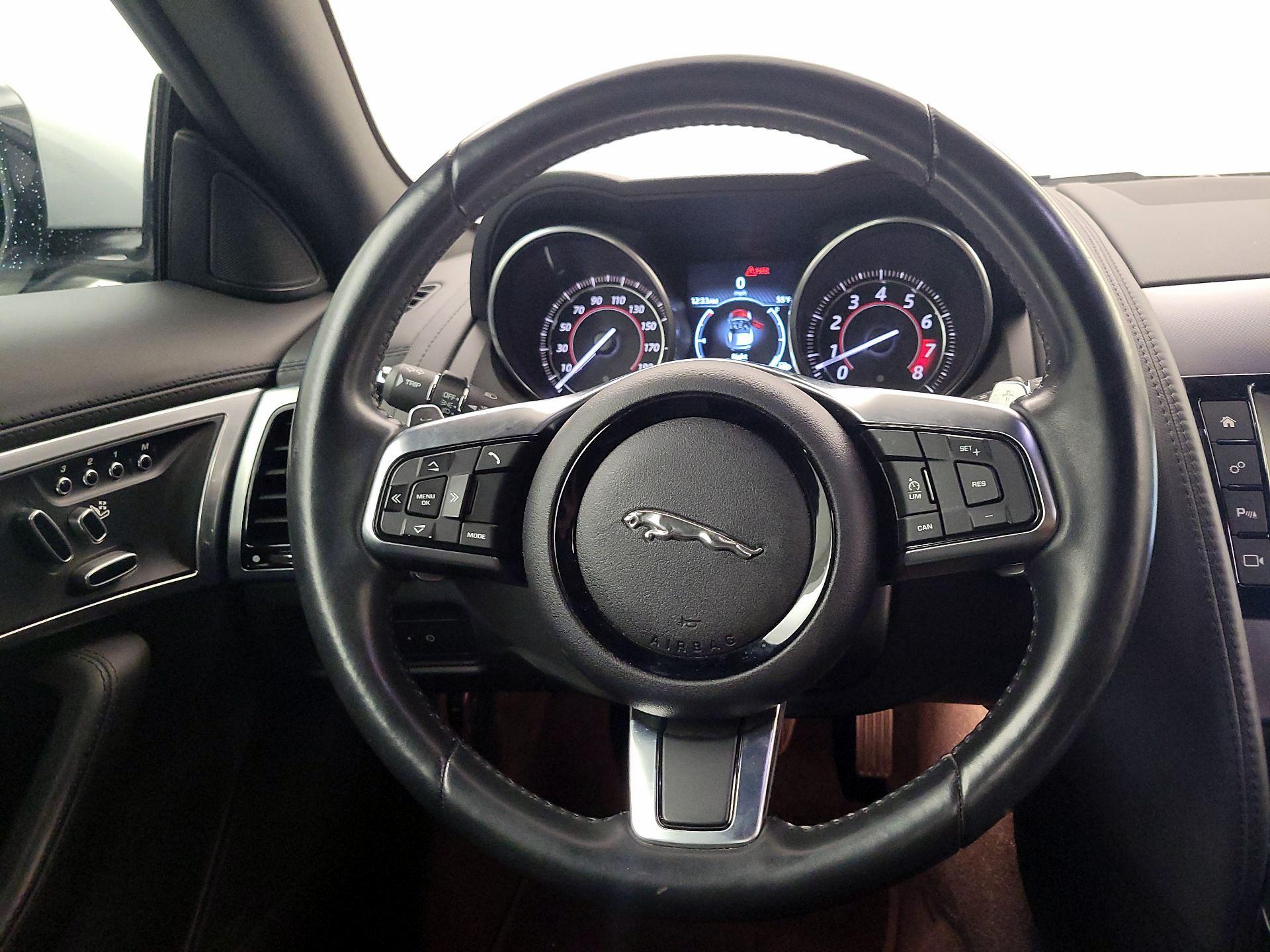 Thumbnail: 2018 Jaguar F-Type - 10