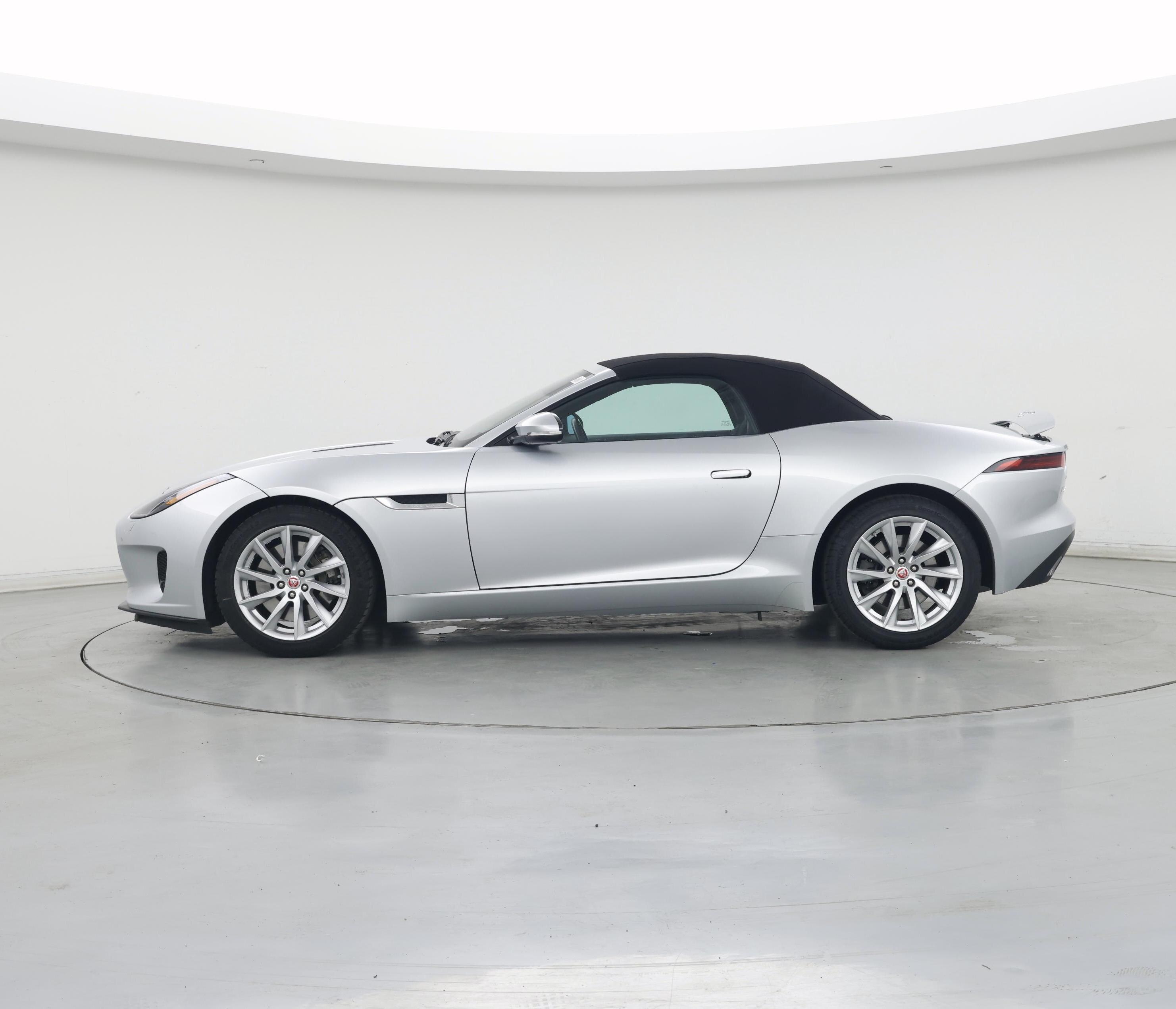 Thumbnail: 2018 Jaguar F-Type - 3
