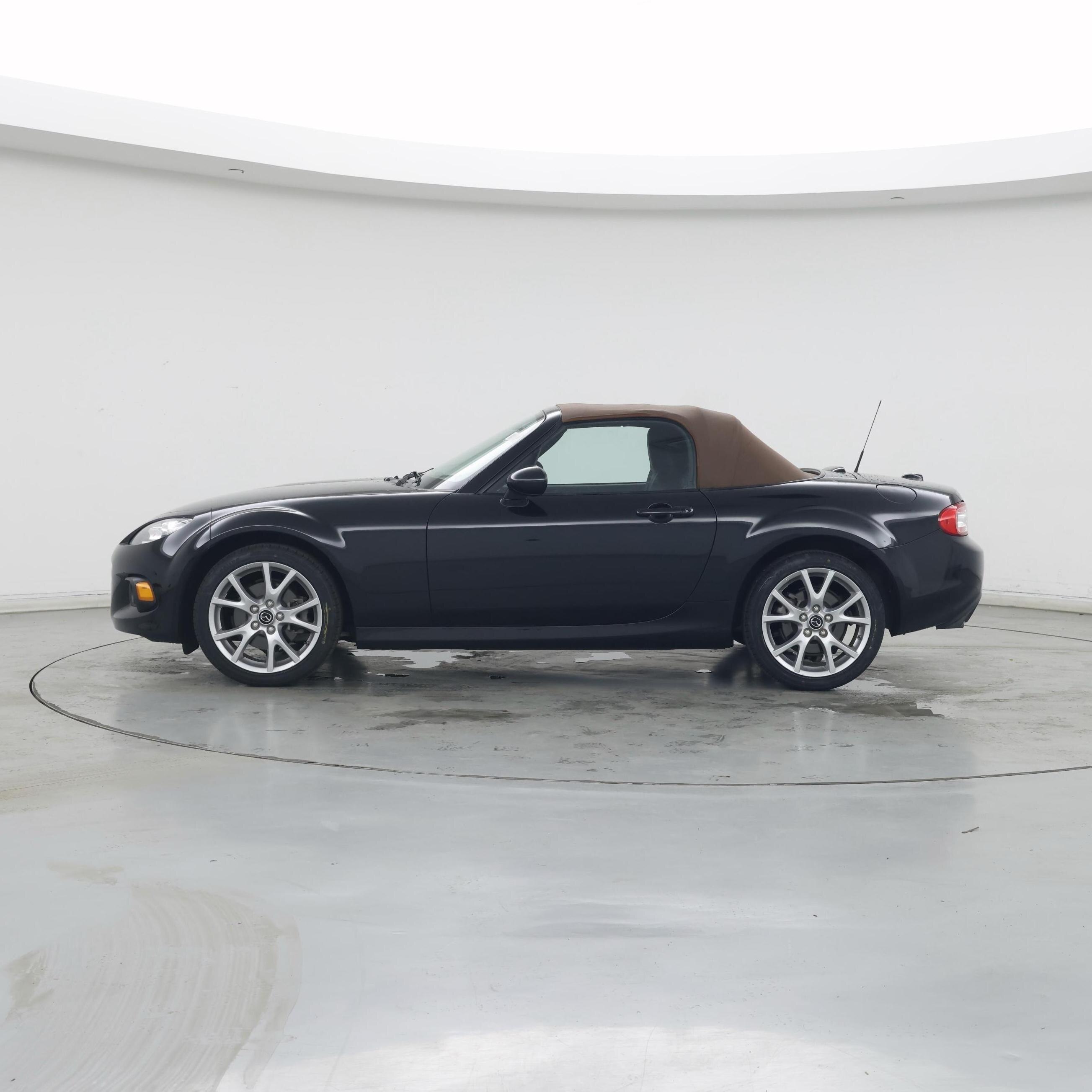 Thumbnail: 2015 Mazda MX-5 Miata - 3