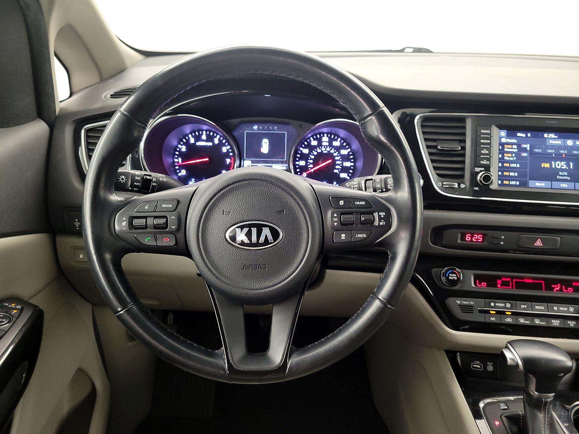 Thumbnail: 2017 Kia Sedona - 10